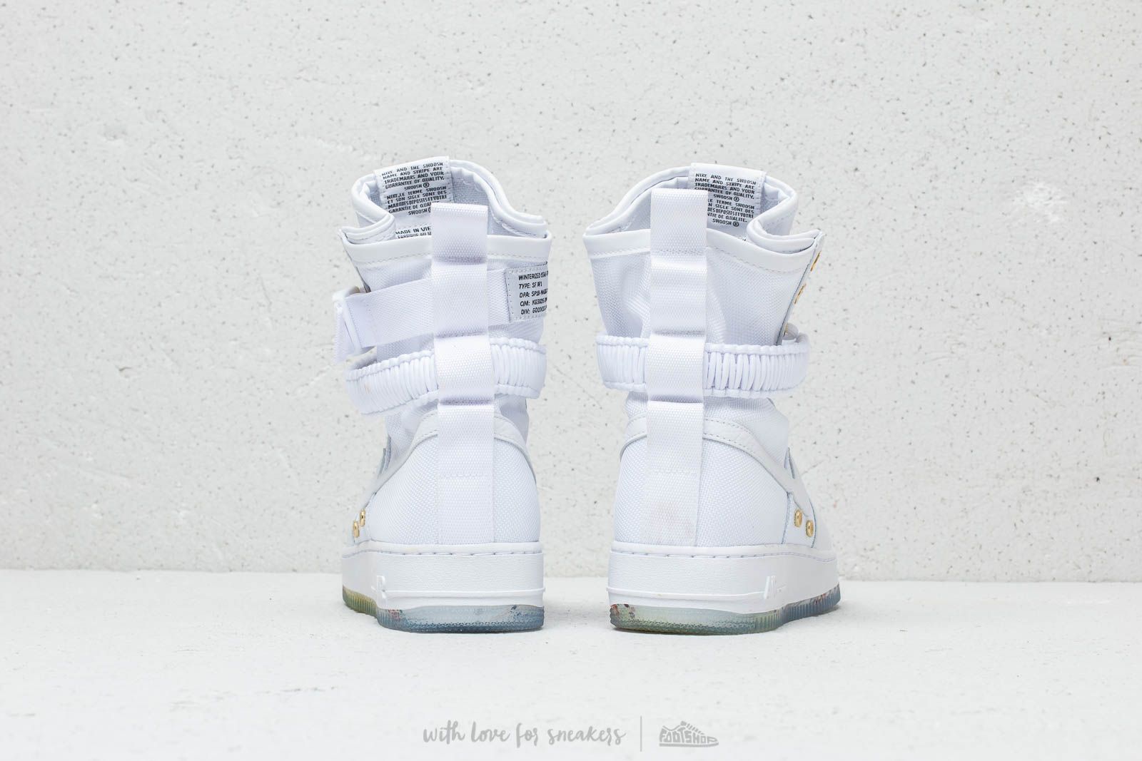 Men s shoes Nike SF Air Force 1 LNY QS White White Metallic Gold Footshop