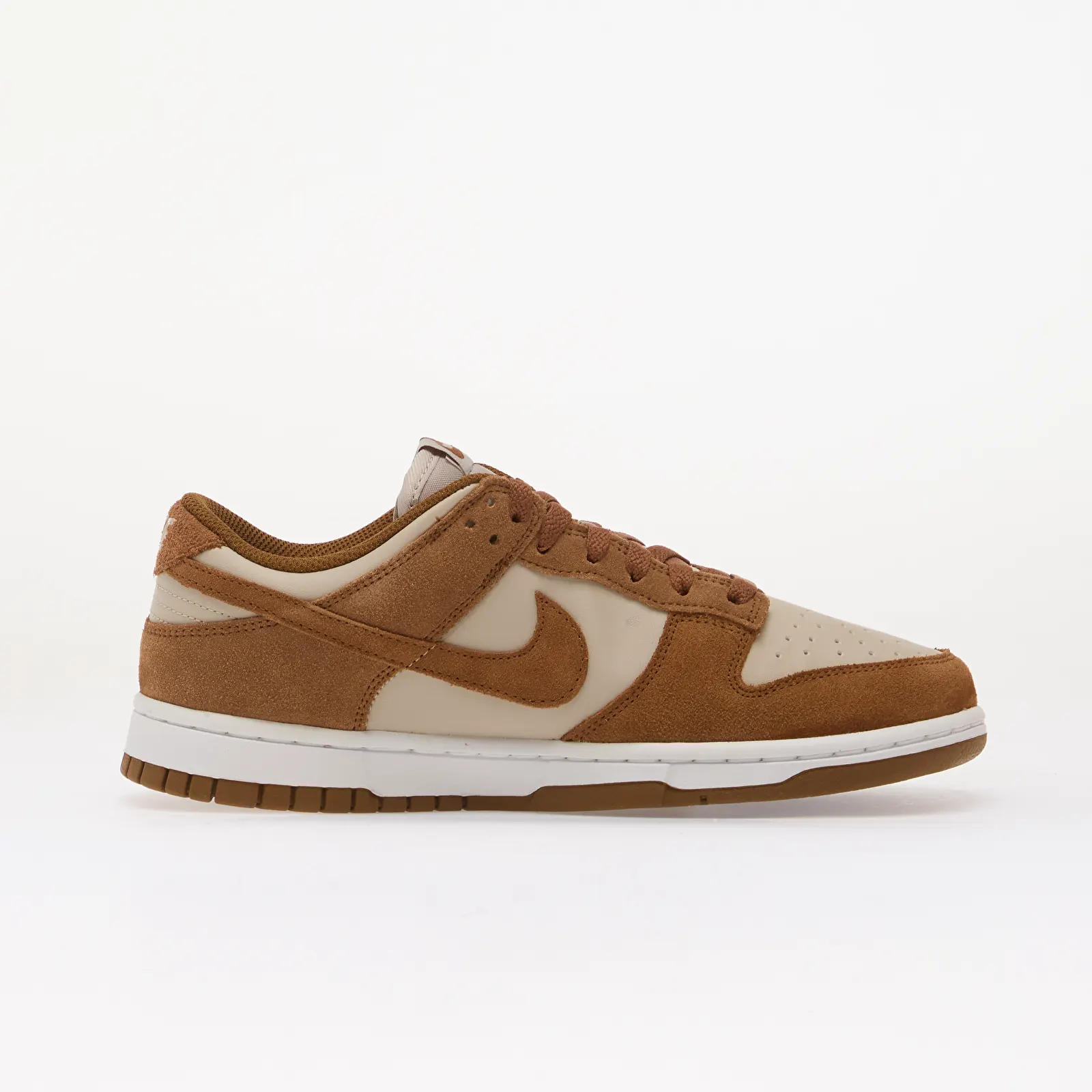Chaussures et baskets femme Nike Dunk Low Suede Lt British Tan/ Lt British Tan-Cream Ii