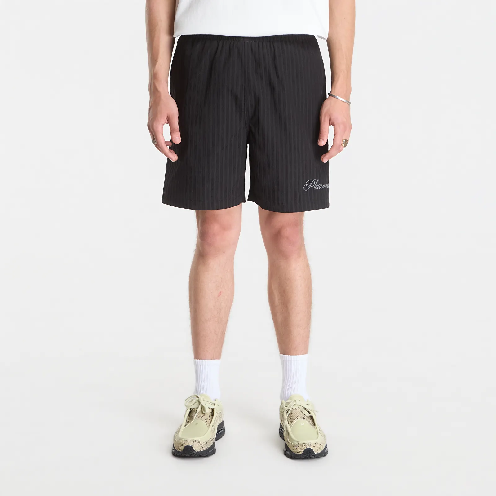 Shorts PLEASURES Fortunate Active Shorts Black