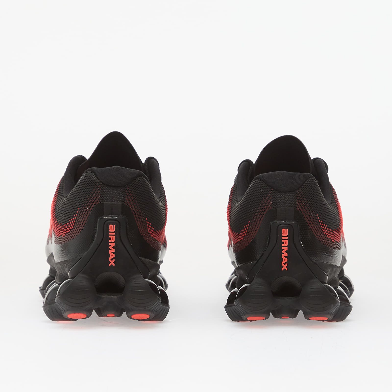Zapatillas Hombre Nike Liquid Max Black/ Metallic Gold-Team Red-Fire Red
