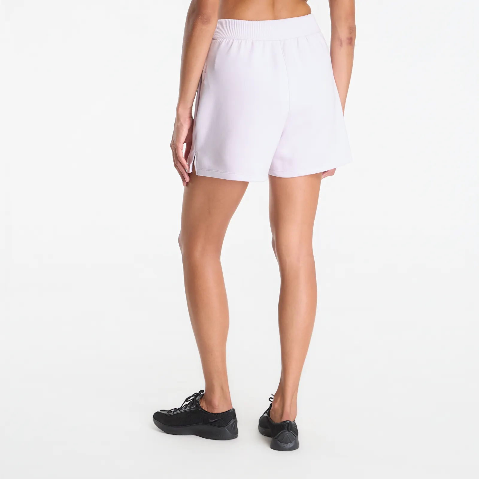 Women's shorts Nike 24.7 ImpossiblySoft Women's Dri-FIT Mid-Rise Loose 4" Shorts Bleached Lilac/ Platinum Violet