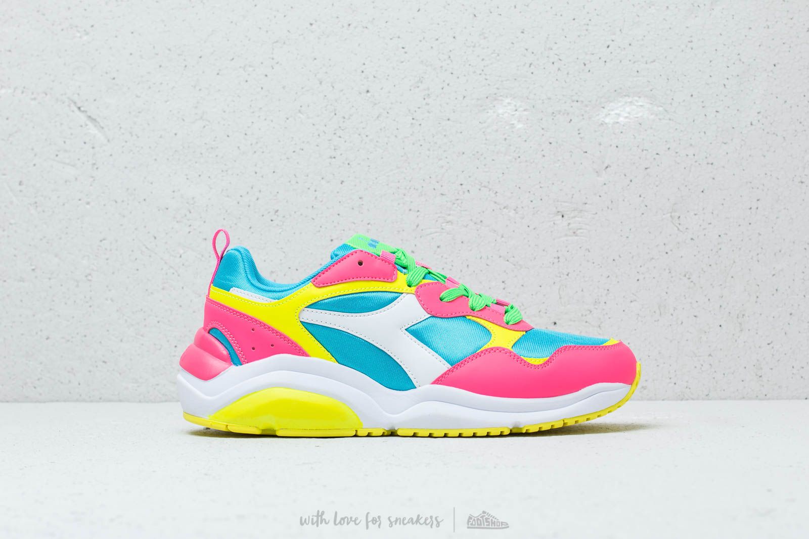 Whizz run top