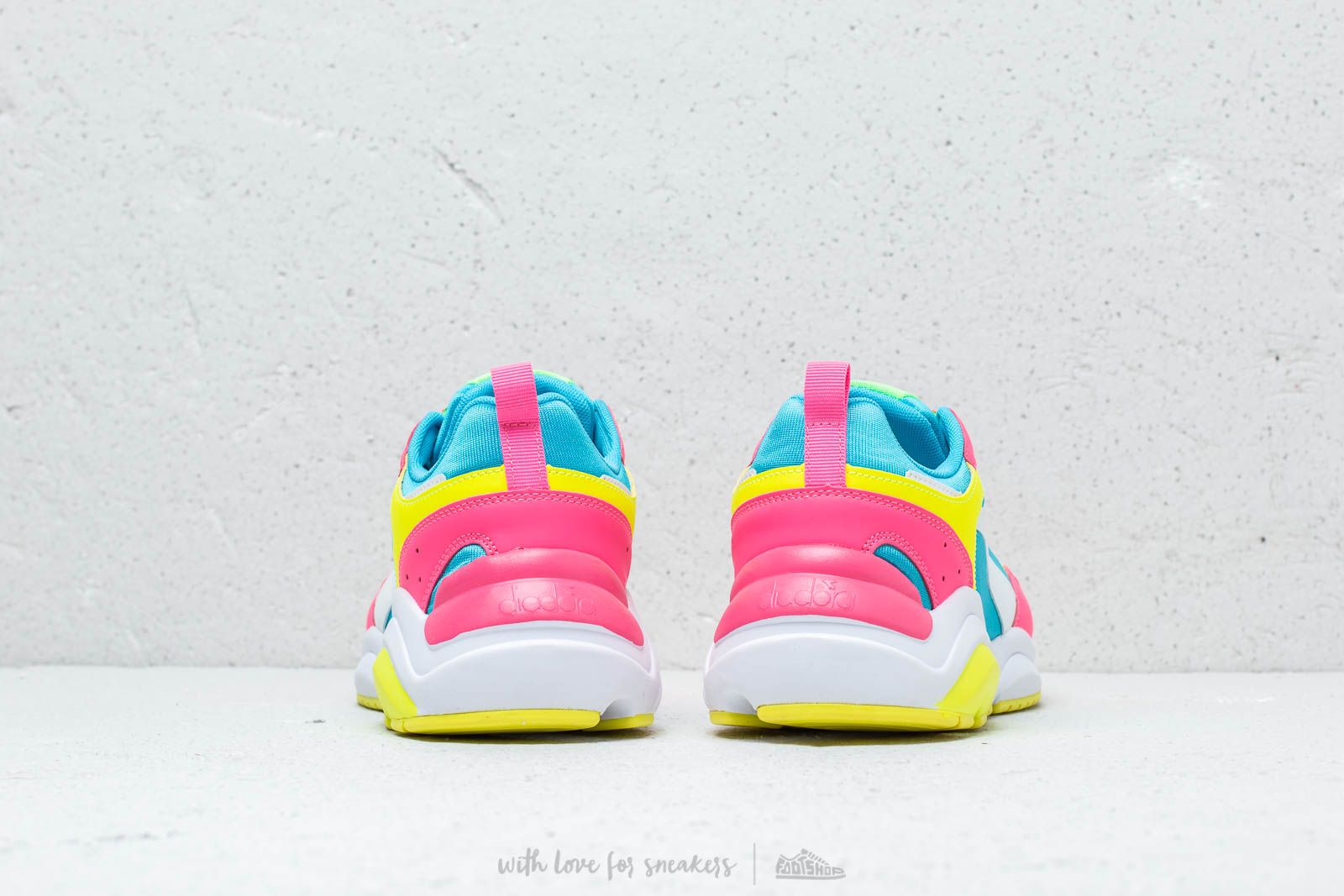 Men s shoes Diadora Whizz Run Fluo White Pink Fluo Footshop