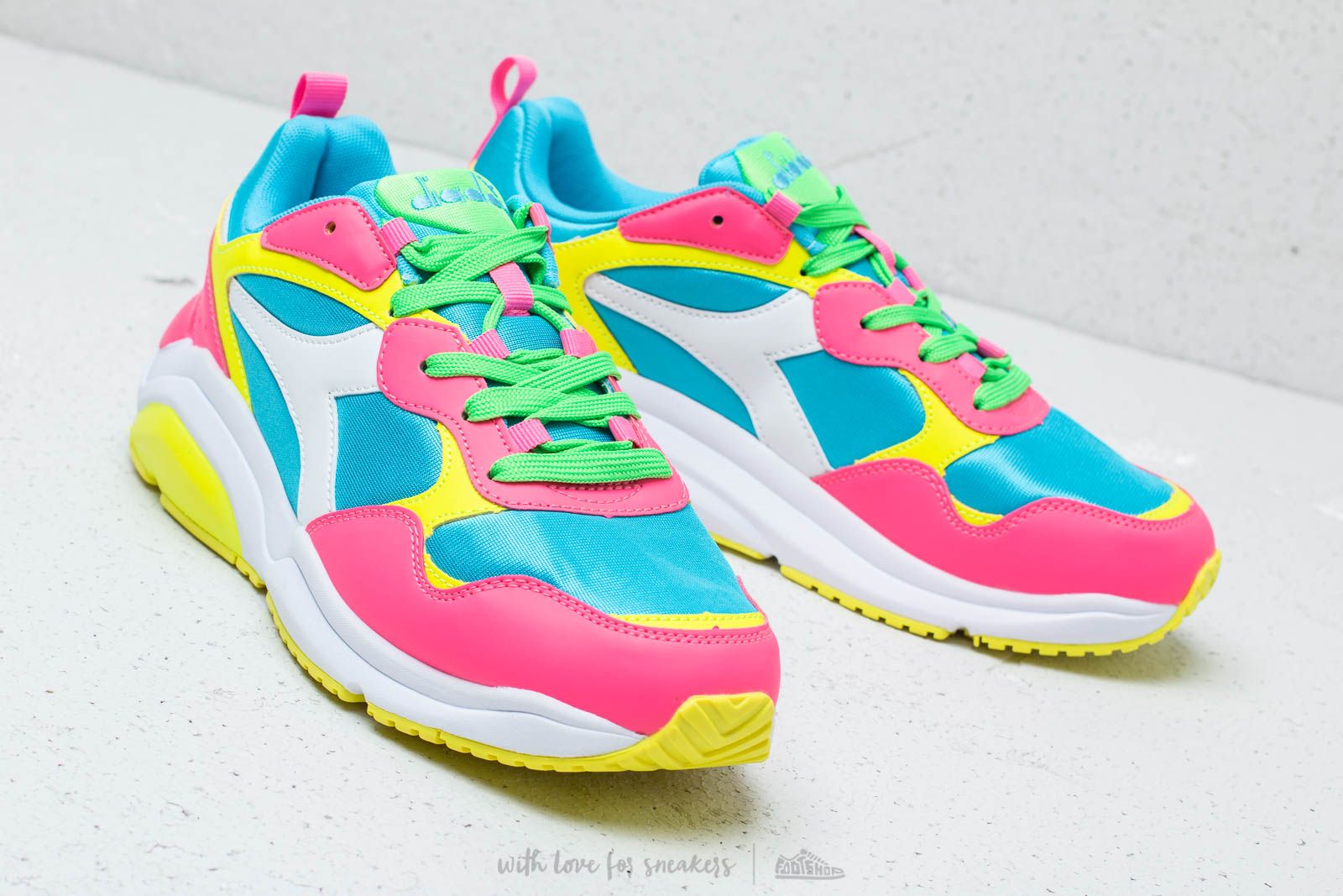 Men s shoes Diadora Whizz Run Fluo White Pink Fluo Footshop