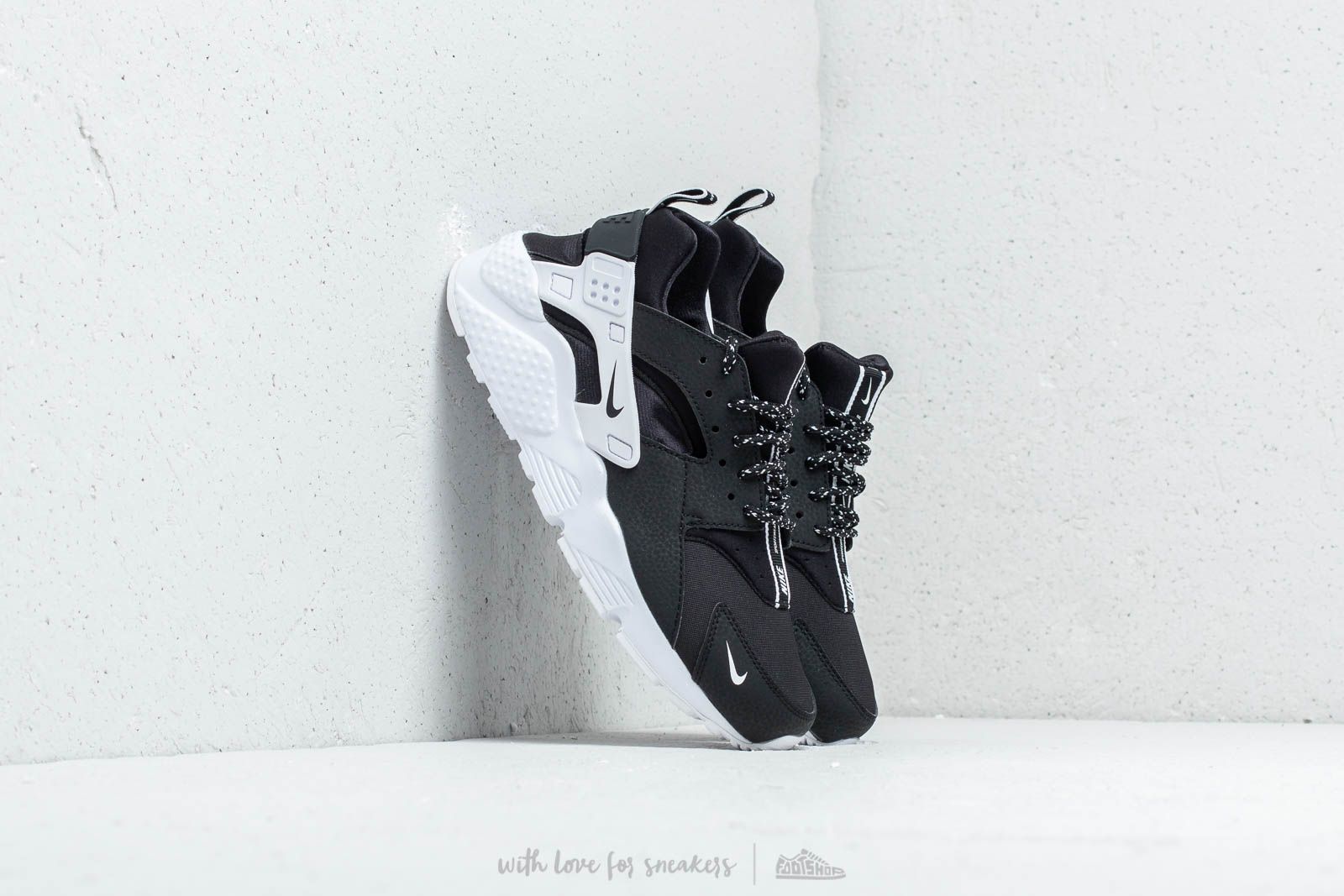 Women's shoes Nike Huarache Run SE (GS) Black/ Black-White