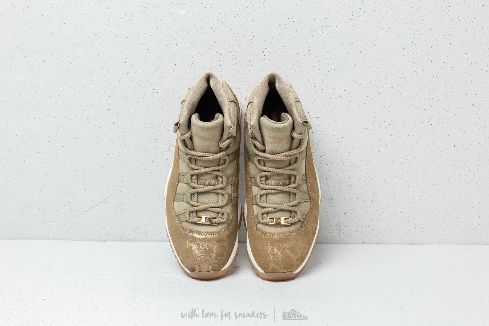 Scarpe donna Air Jordan 11 Retro WMNS Neutral Olive MTLC Stout Sail Footshop