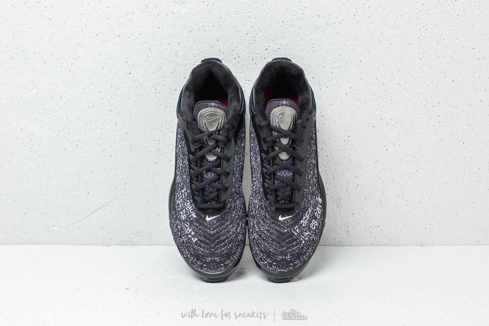 Air max deluxe skepta deep red hotsell