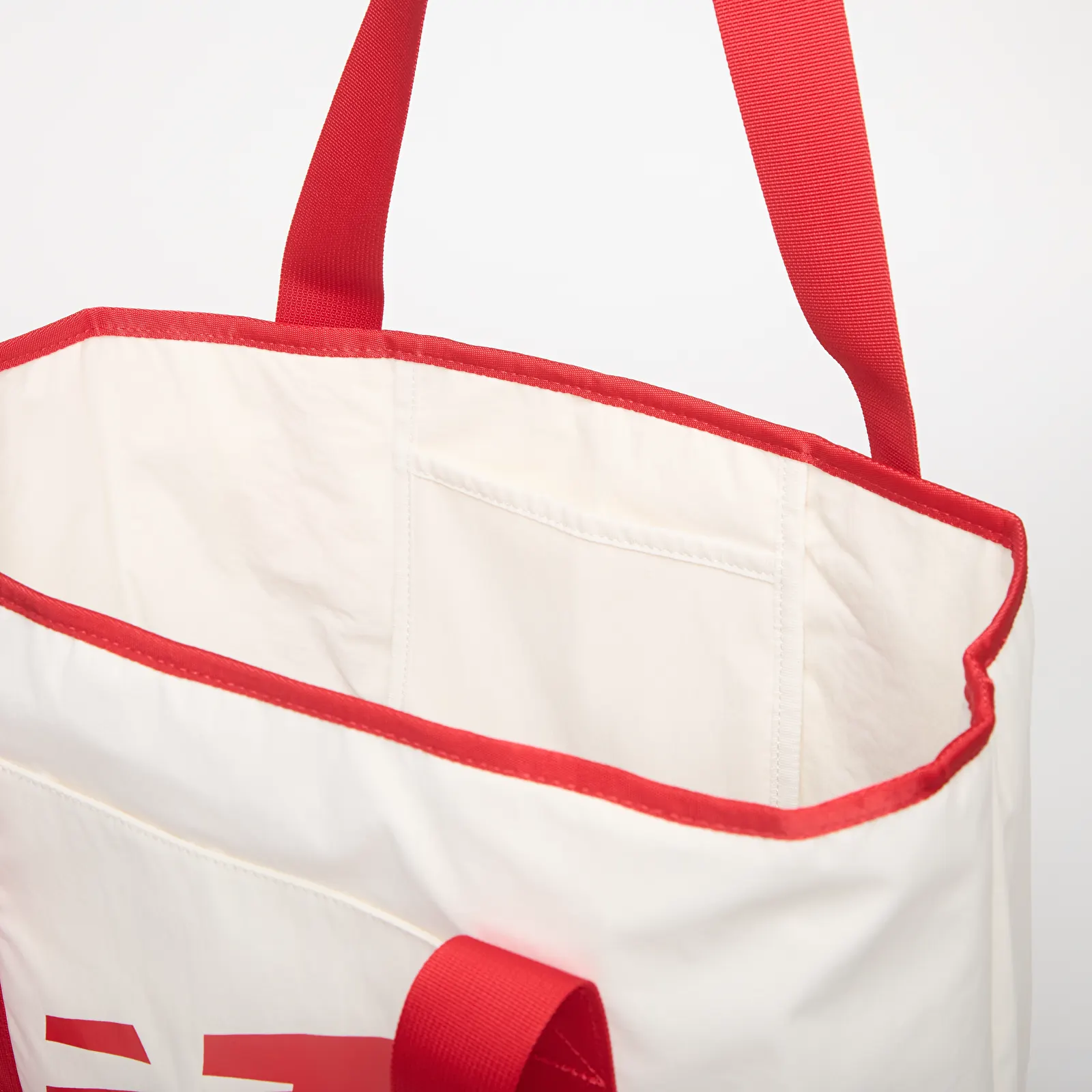 Borse a tracolla da uomo New Balance Basketball Tote Bag Team Red/ Sea Salt