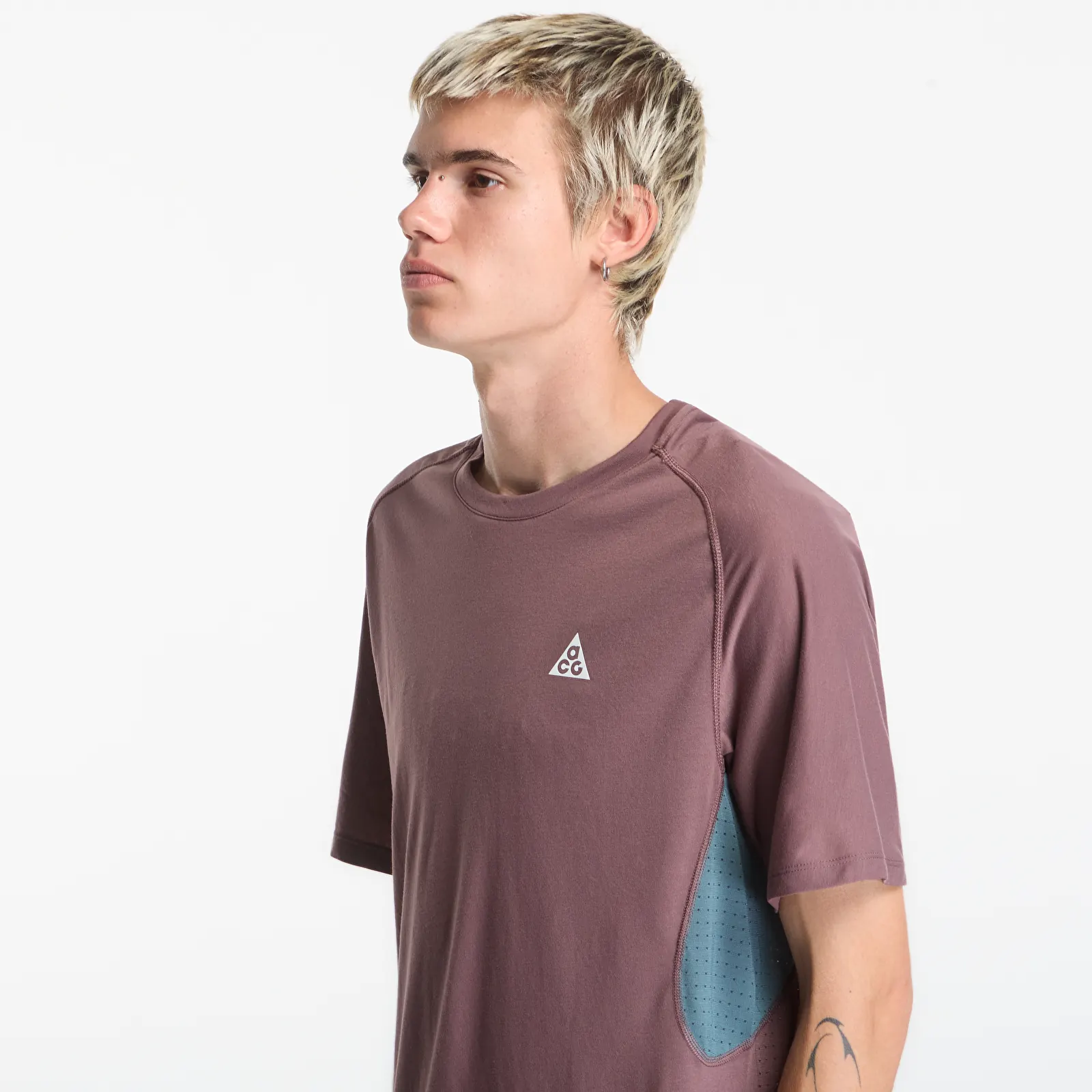 T-paidat Nike ACG "Solar Chase" Men's Dri-FIT ADV Trail Running Top Tattoo/ Mineral Slate/ Summit White