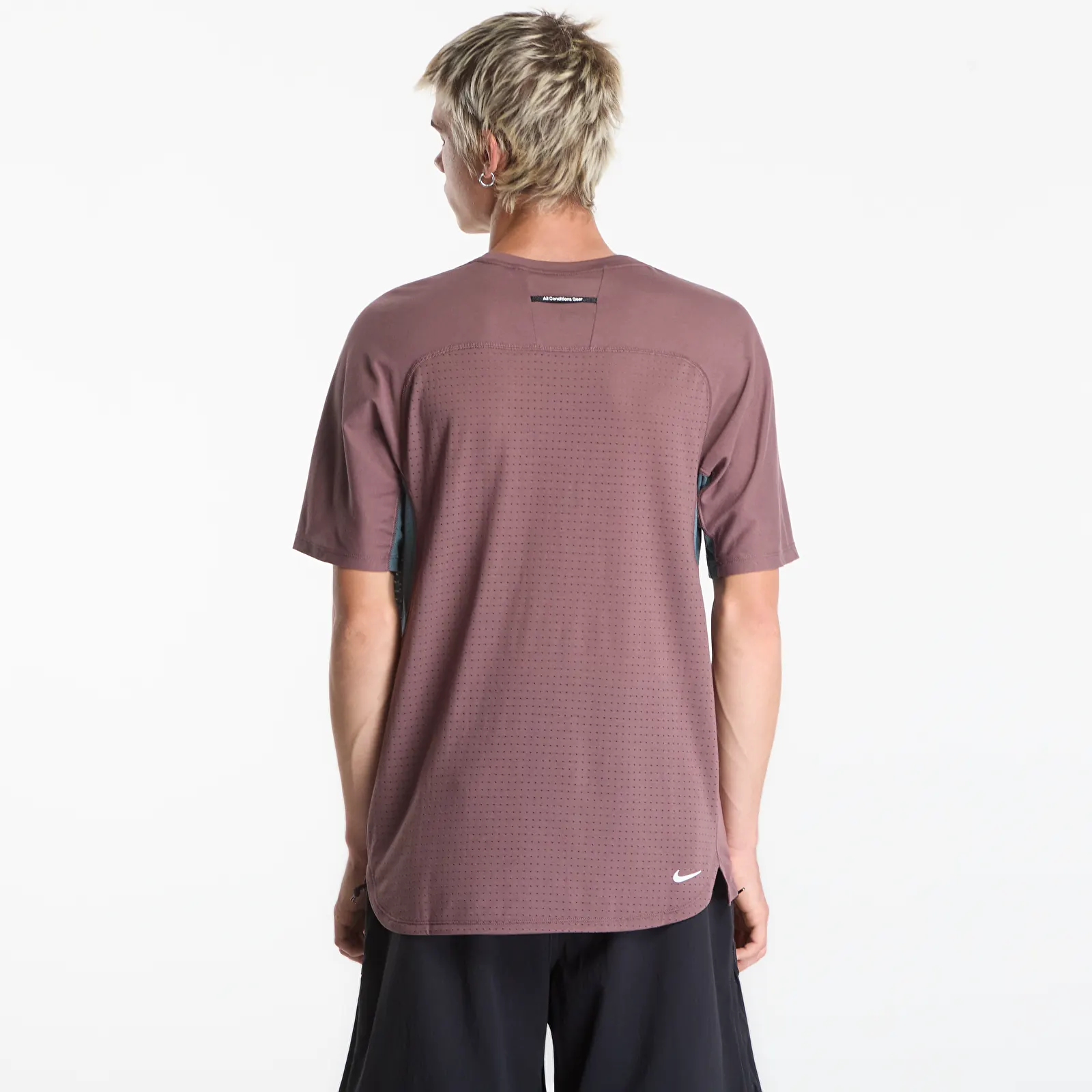 T-paidat Nike ACG "Solar Chase" Men's Dri-FIT ADV Trail Running Top Tattoo/ Mineral Slate/ Summit White