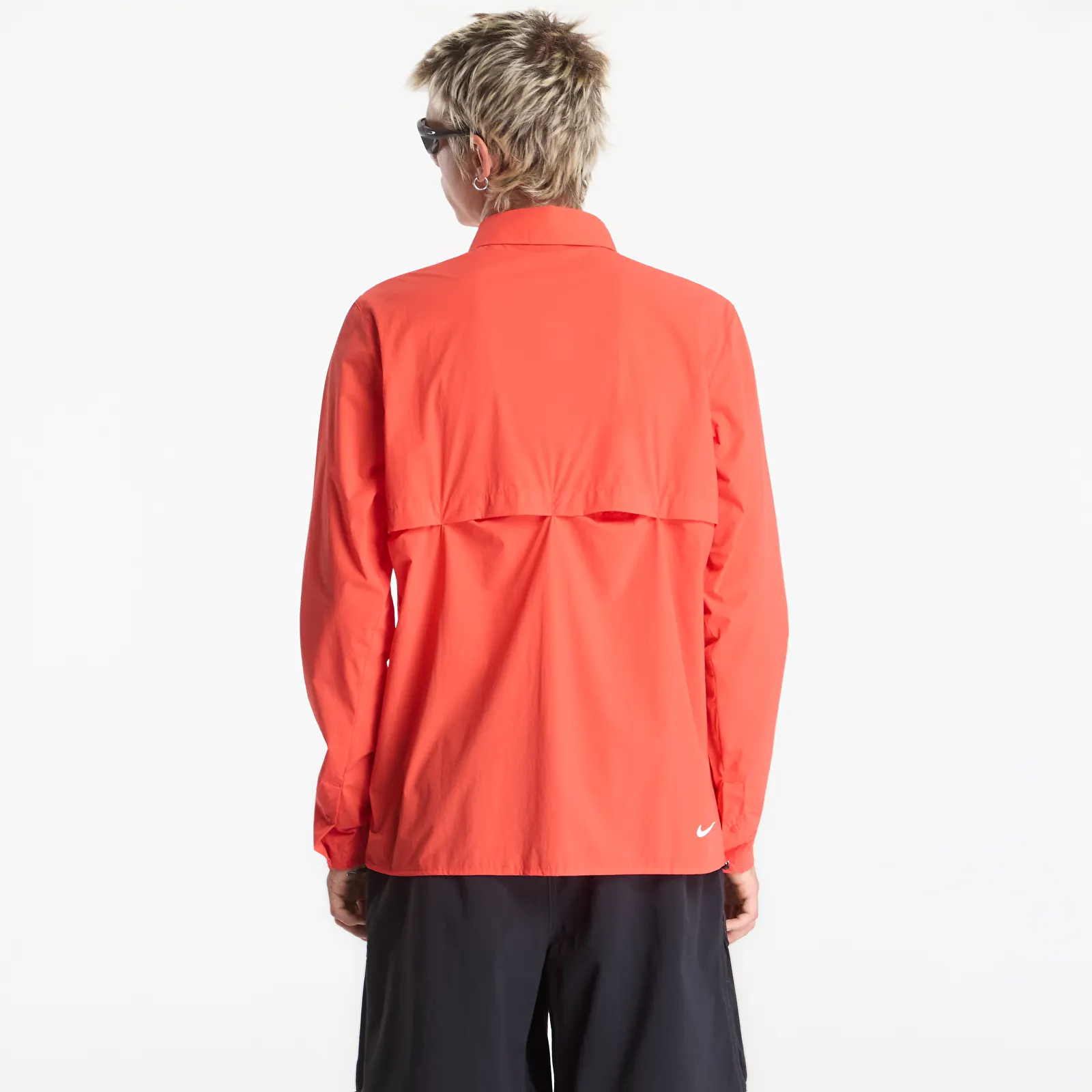 Shirts Nike ACG "Aireez" Men's Long-Sleeve Button-Up Trail Running Top Lt Crimson/ Summit White