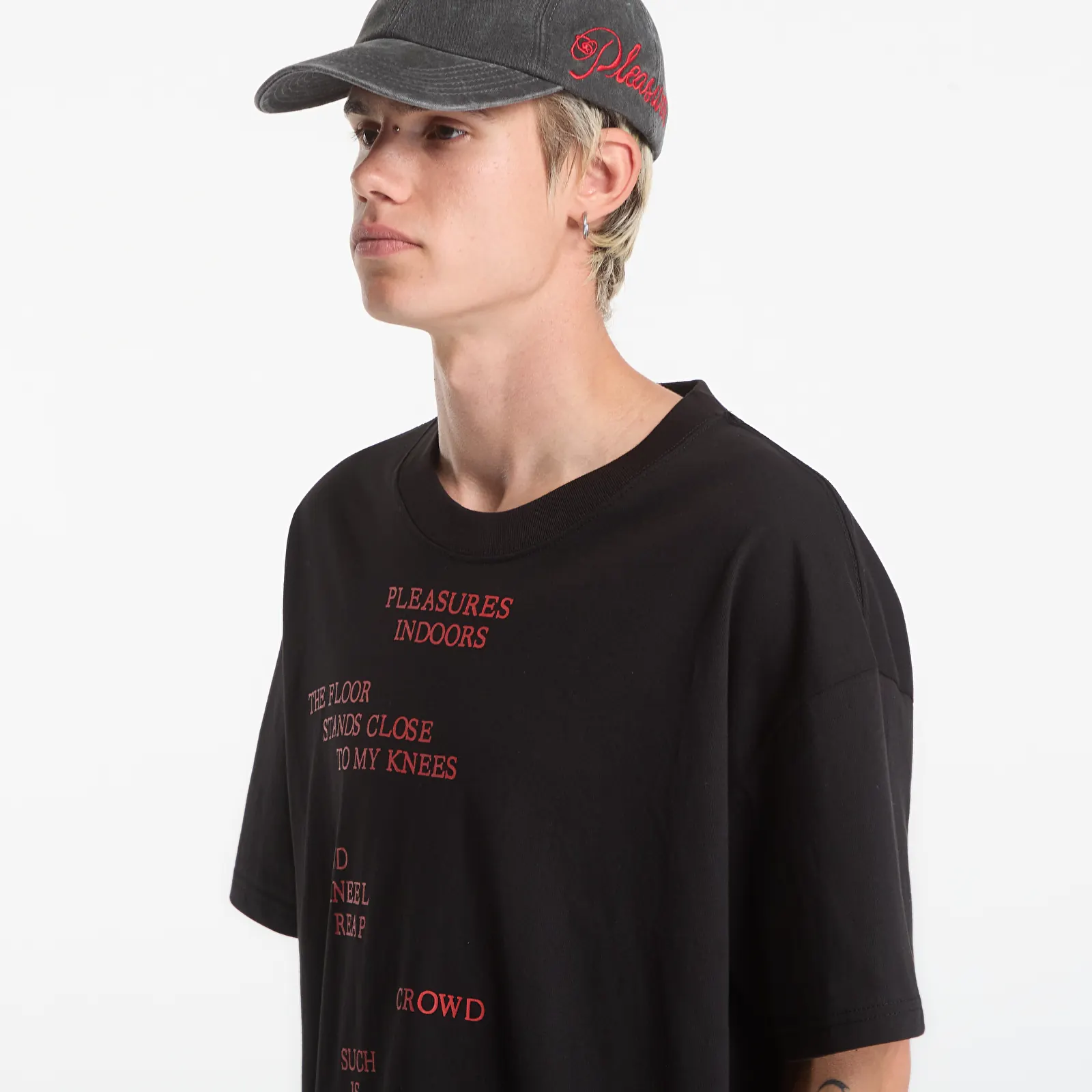 Trička PLEASURES Indoors T-Shirt Black