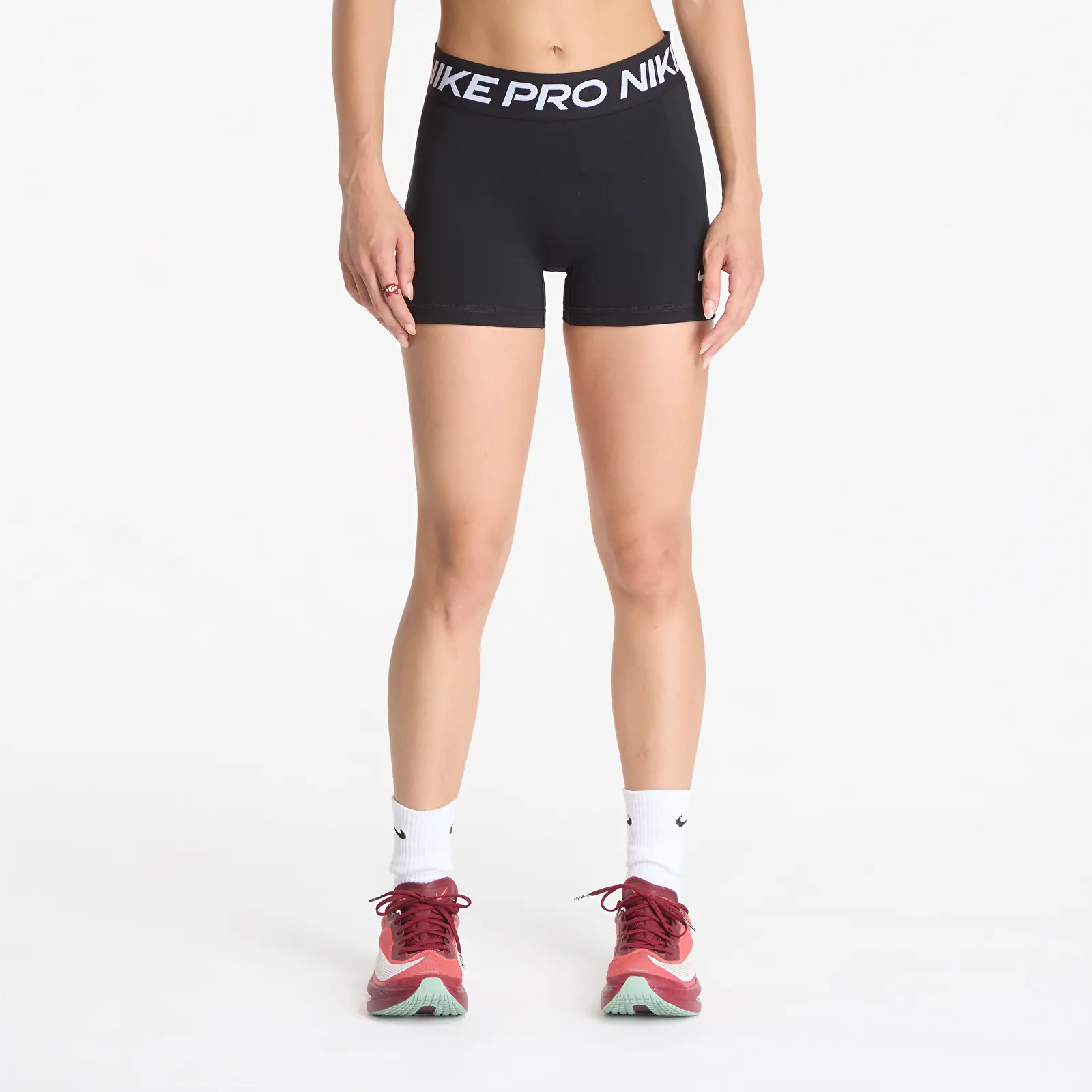 Shortsit Nike Pro Women's Mid-Rise 3" Biker Shorts Black/ White