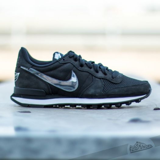 wmns internationalist nike