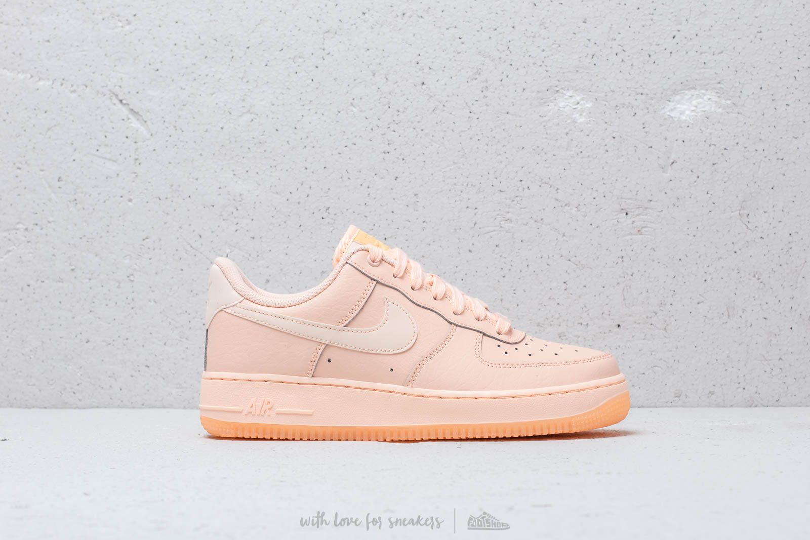 Scarpe donna Nike Air Force 1 ´07 Essential WMNS Crimson Tint/ Crimson Tint