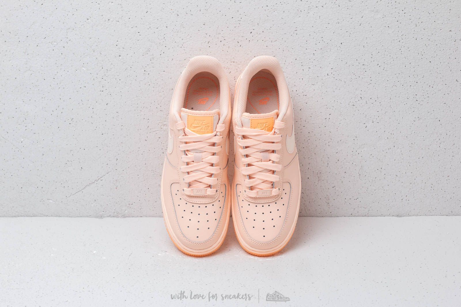 Nike air force sale 1 crimson tint