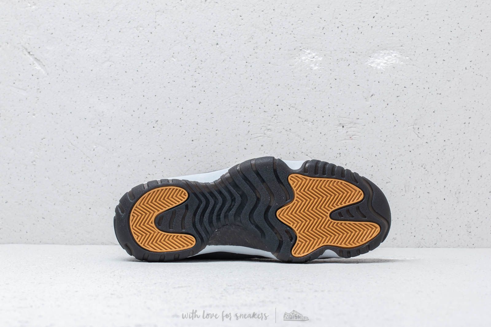 jordan future grey wheat