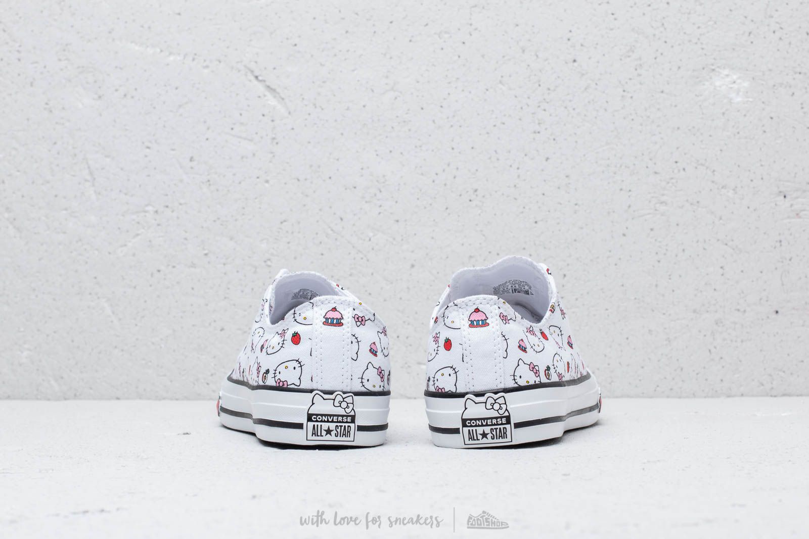 Naiste jalatsid Converse x Hello Kitty Chuck Taylor All Star Ox White/ Fiery Red/ Prism Pink