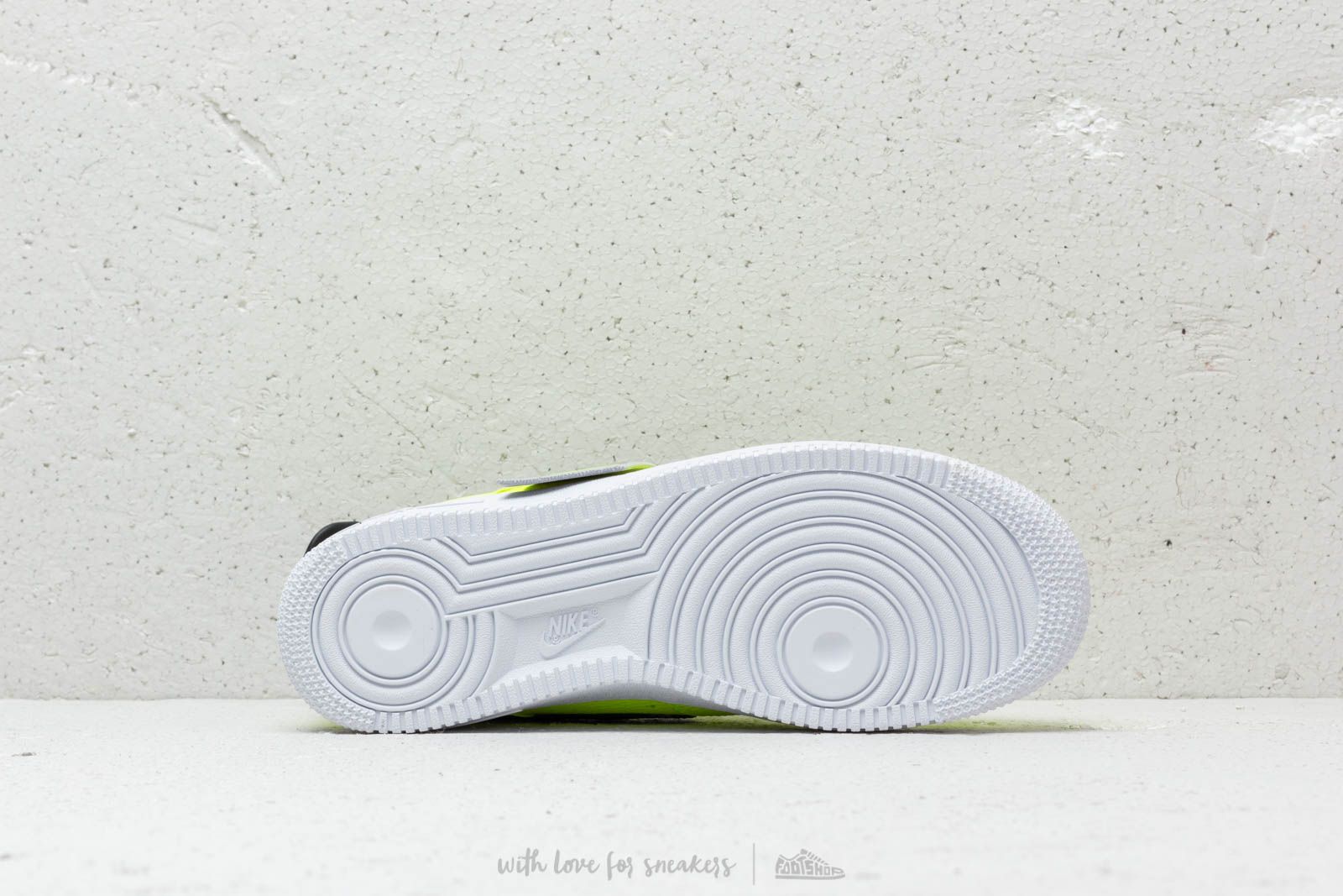 Férfi cipők Nike Air Force 1 Utility Volt/ White-Black