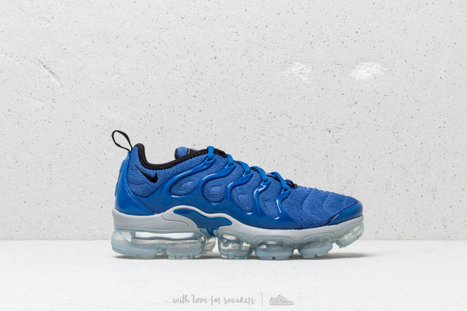 nike vapormax plus game royal
