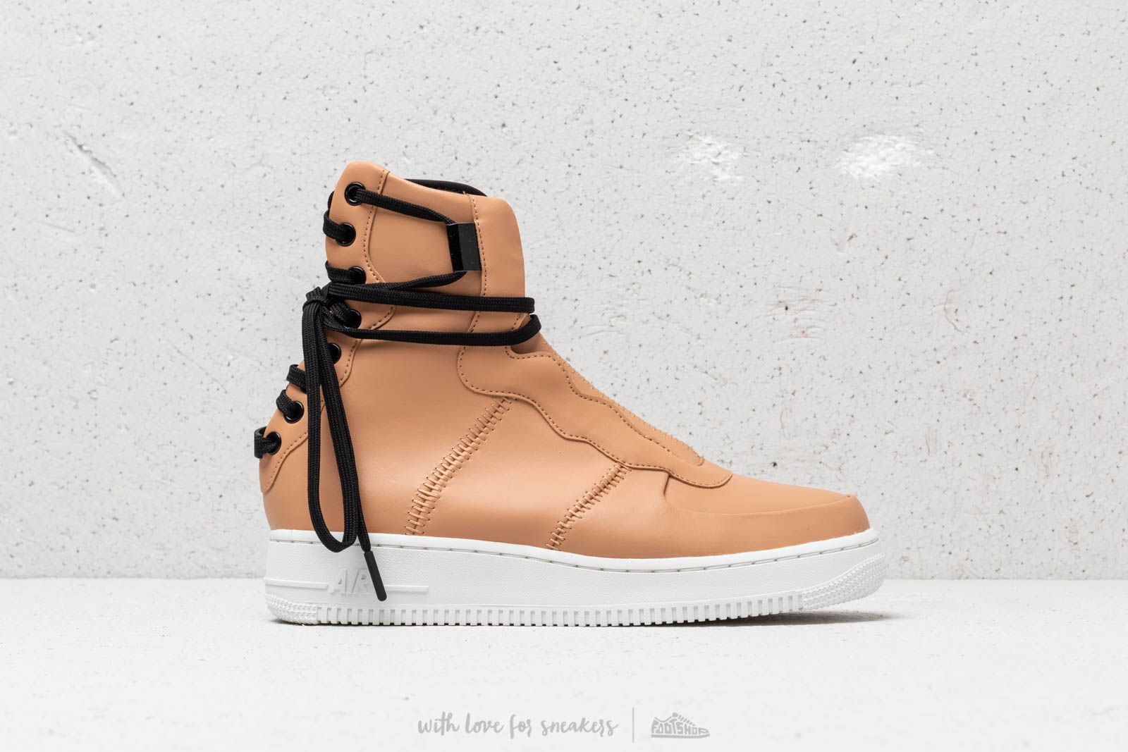 Sapatos de mulher Nike Wmns Air Force 1 Rebel XX Praline/ Black Summit/ White