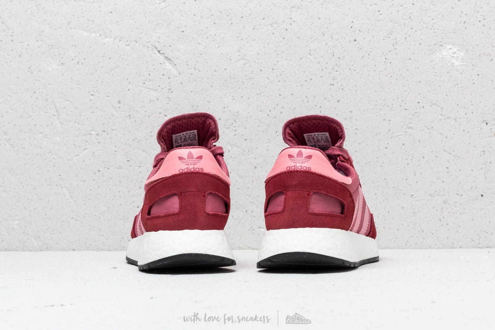 Trace maroon adidas shoes best sale