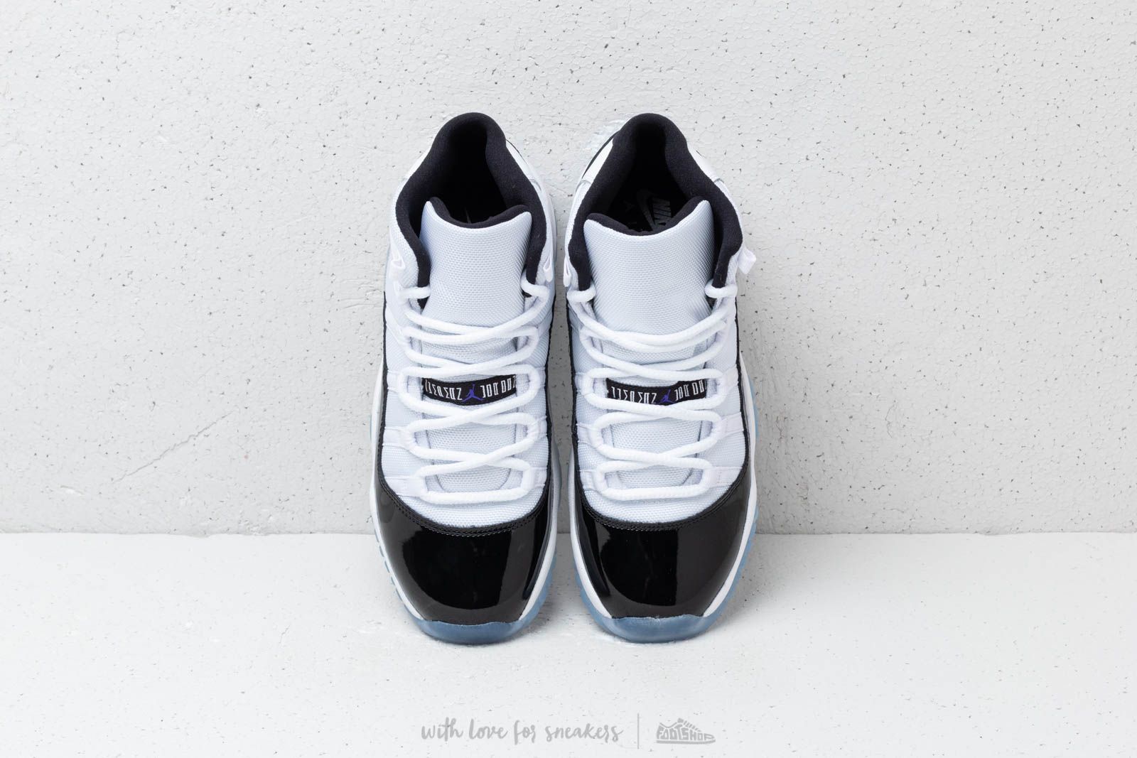 Women's shoes Air Jordan 11 Retro (GS) White/ Black/ Concord