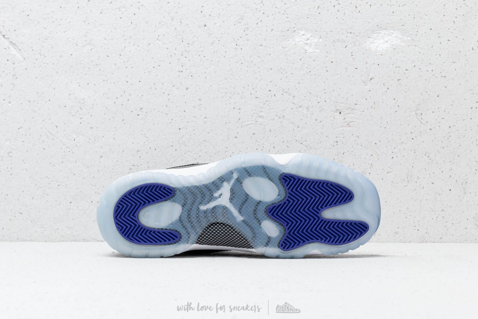 Space jam 11 outlet boy grade school