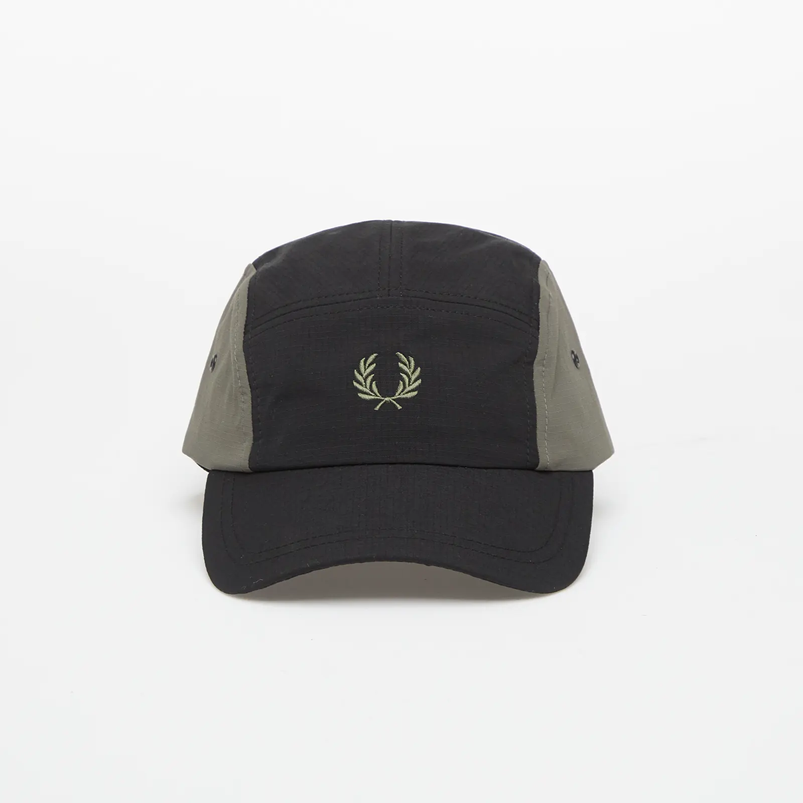 Cepures FRED PERRY Blocked 5 Panel Ripstop Cap Black