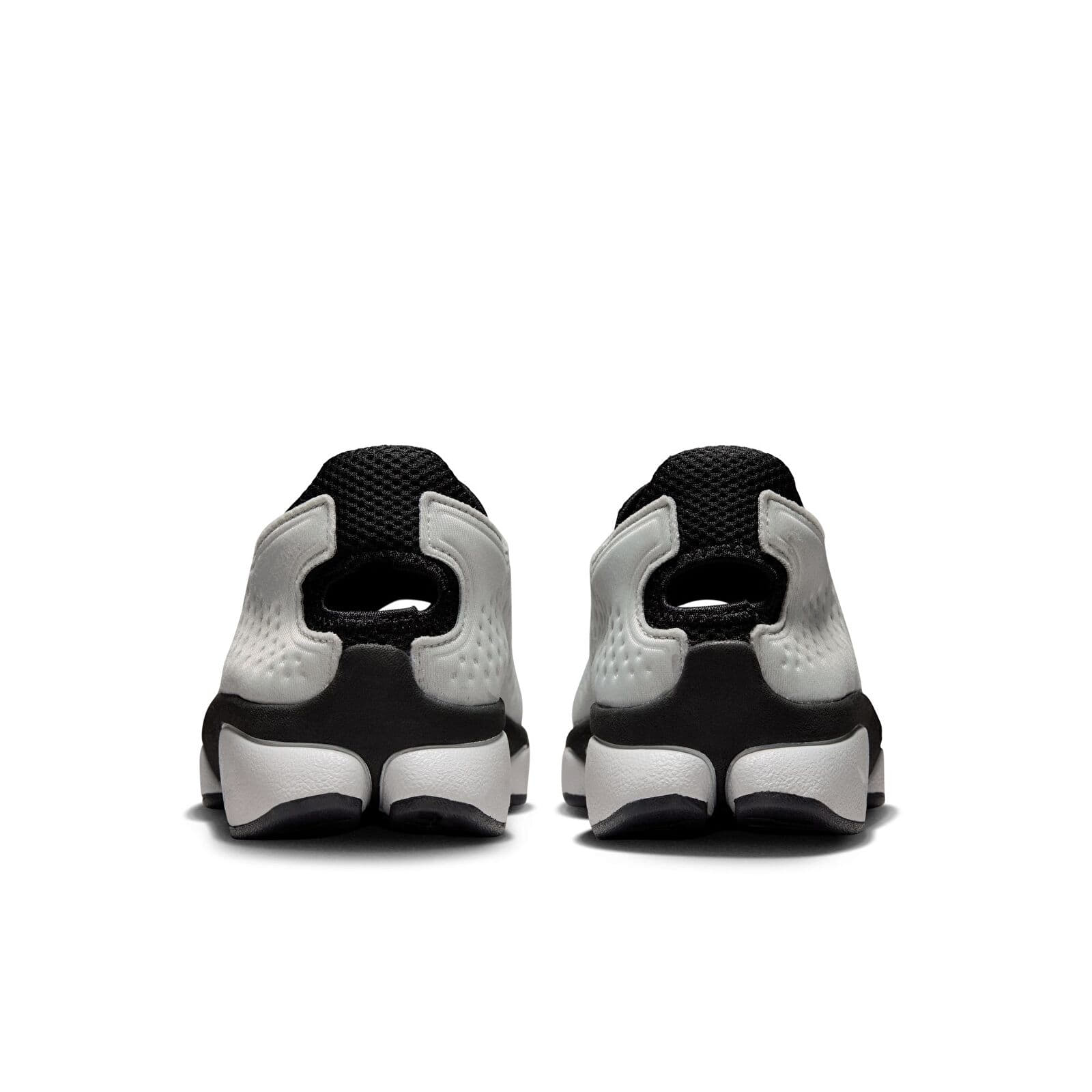 Γυναικεία παπούτσια Nike Rift 2 Metallic Silver/ Black-Vast Grey