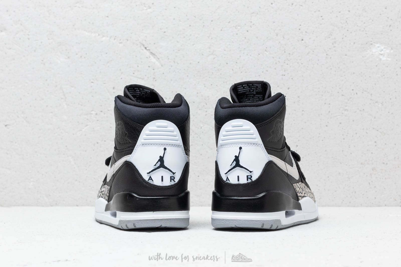 Sapatos de homem Air Jordan Legacy 312 Black/ White