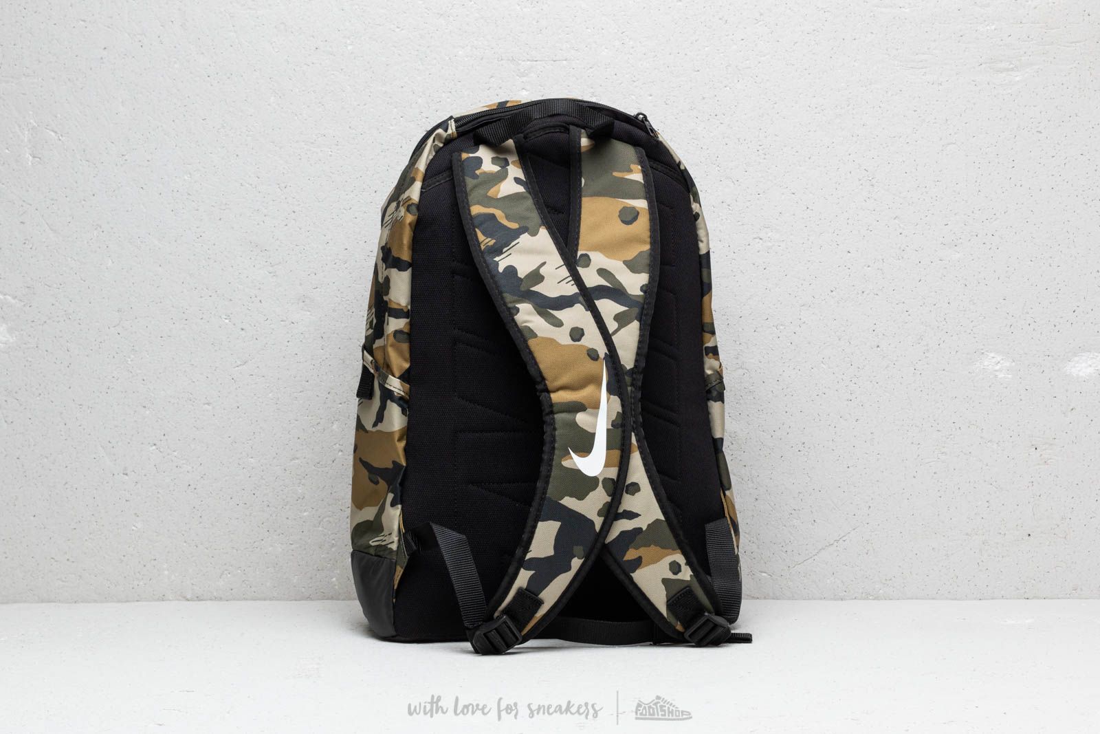 Nike brasilia xl backpack camo top