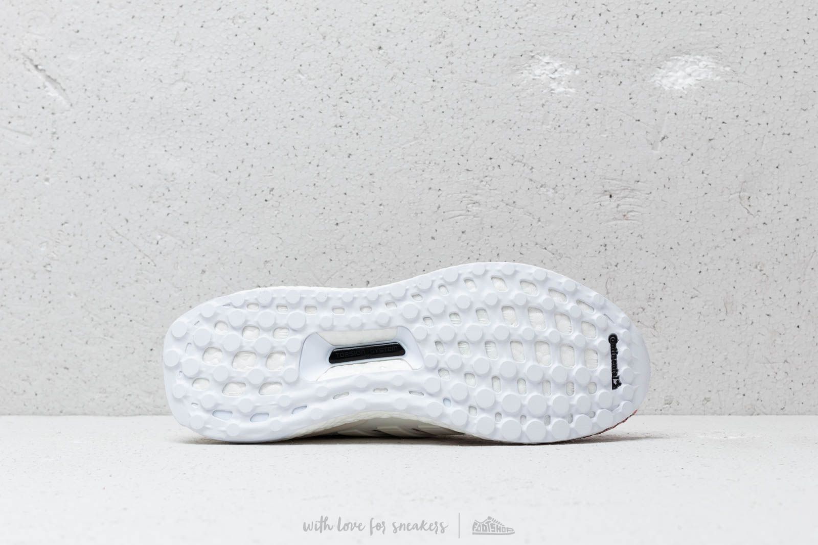 Ultra boost chalk pearl/cloud new arrivals white/shock pink