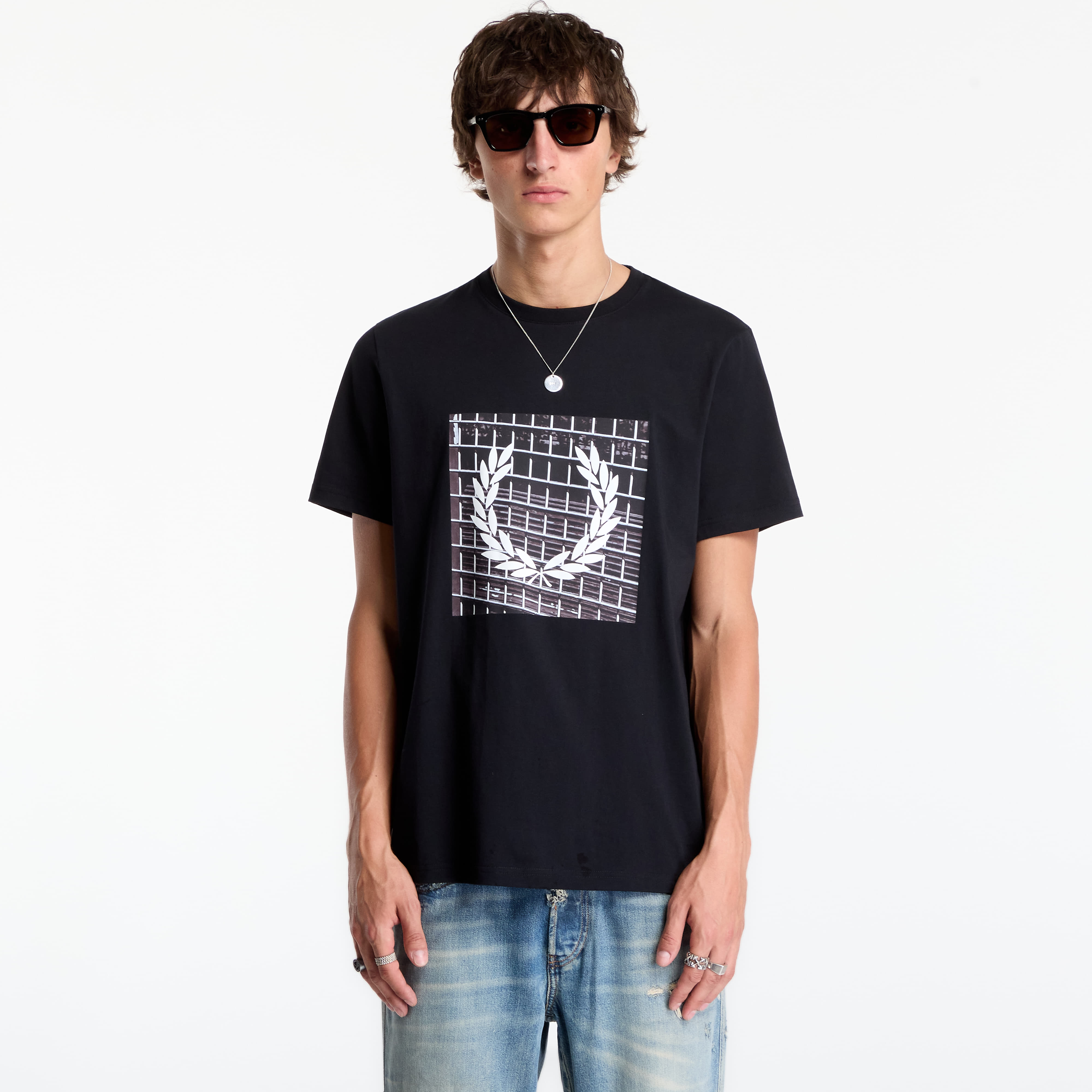 T-shirt FRED PERRY Laurel Wreath Graphic Tshirt Black L