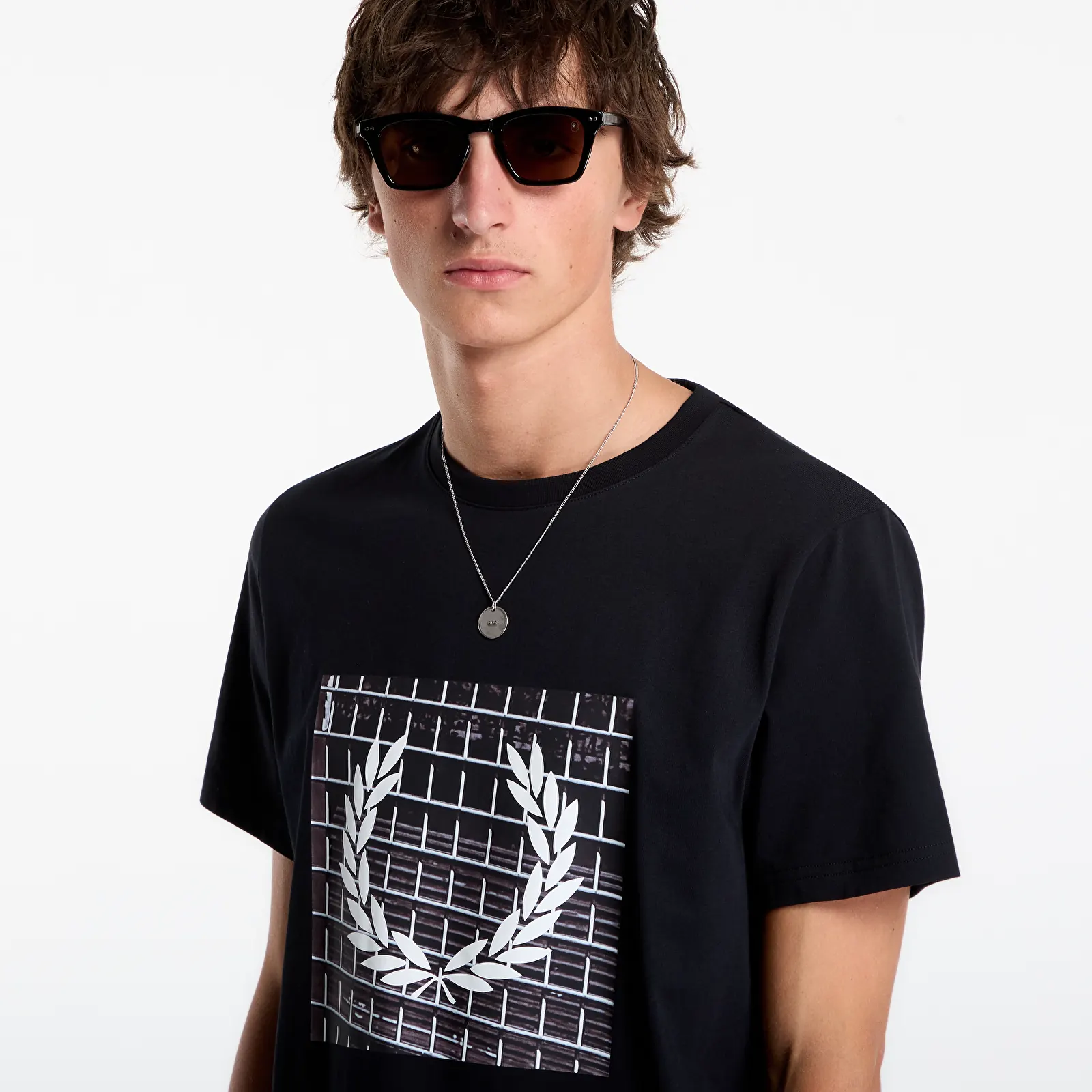 T-shirts FRED PERRY Laurel Wreath Graphic Tshirt Black