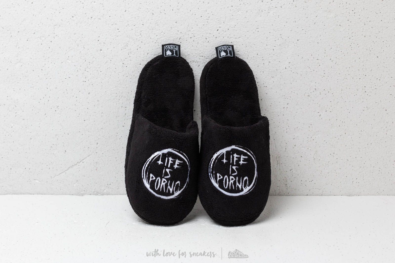 Pánske tenisky a topánky Life Is Porno House Slippers Black