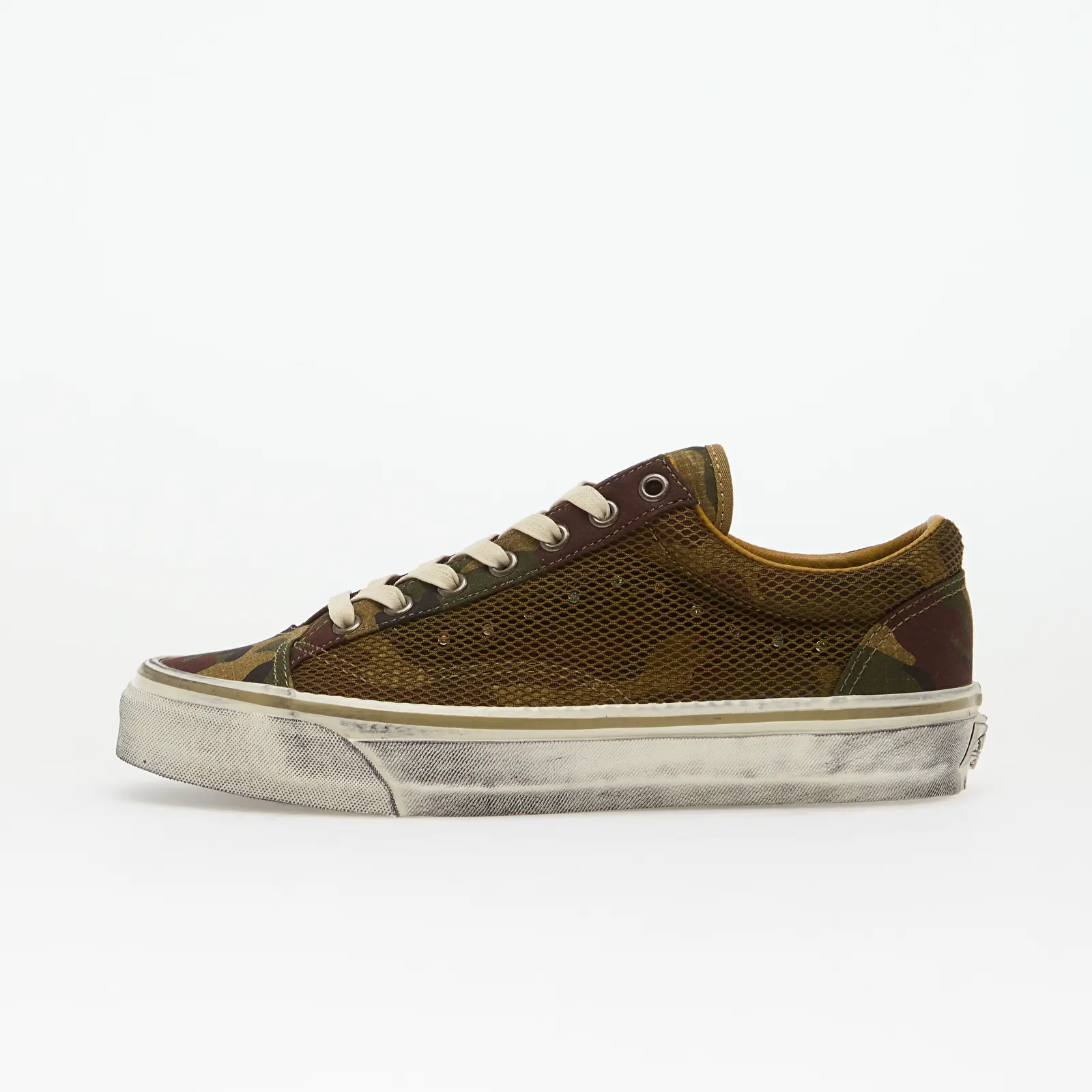 Încălțăminte și sneakerși pentru bărbați Vans LX Old Skool 36 Woodland Camo