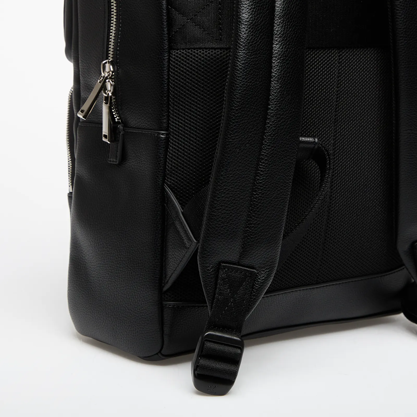 Zaini Calvin Klein Raised Double Pocket Black