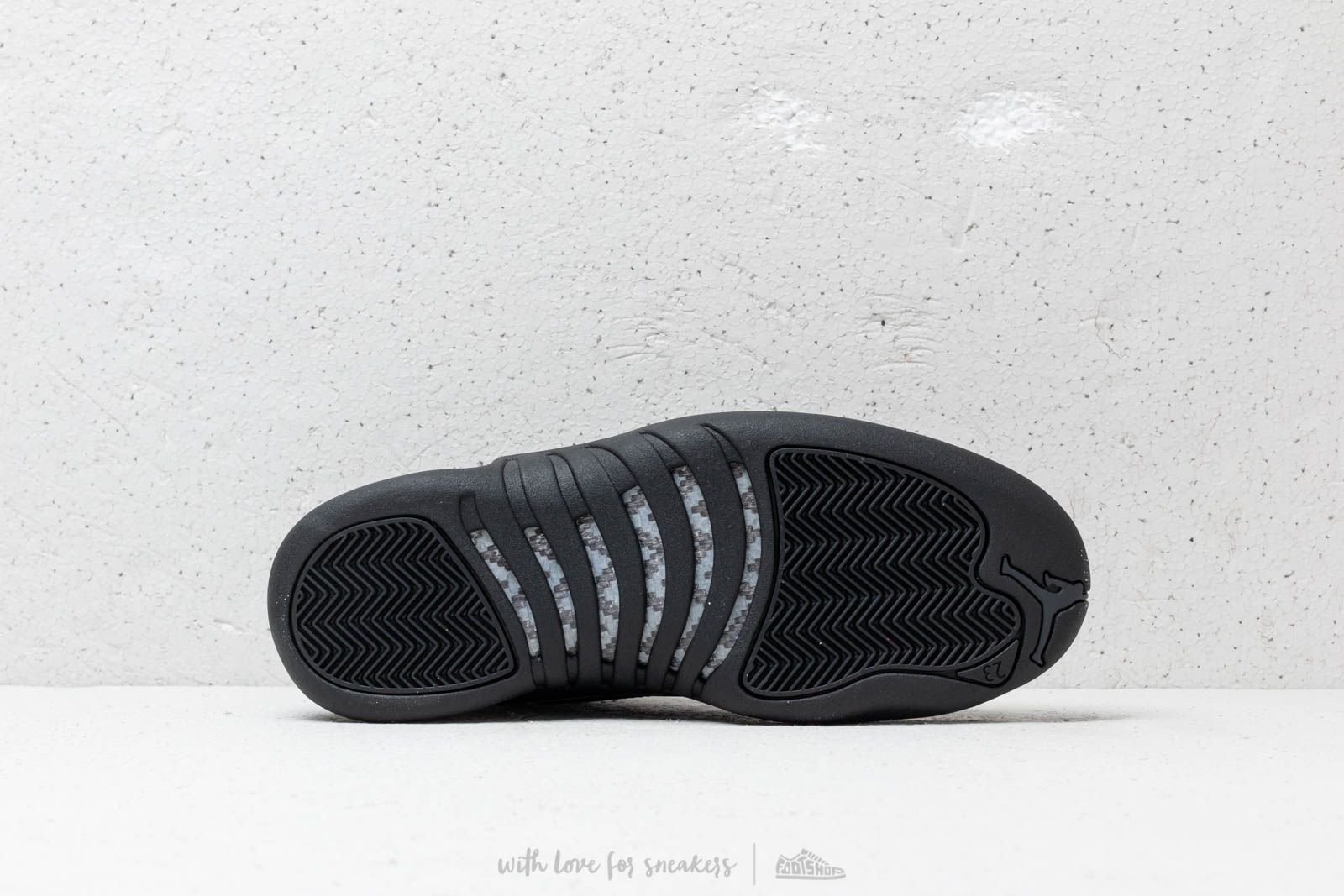 Retro 12 black winterized discount
