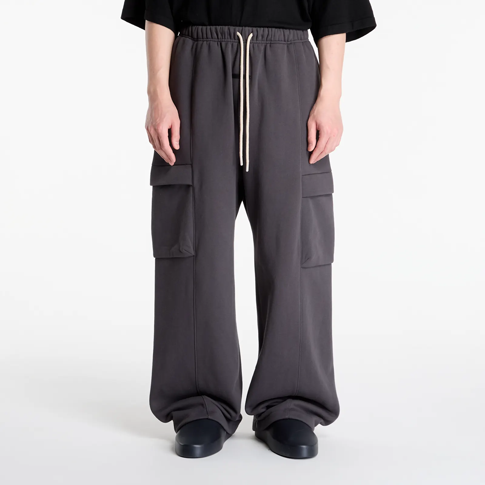 Jogger bikses Fear Of God Essentials Cargo Field Pant Iron Grey