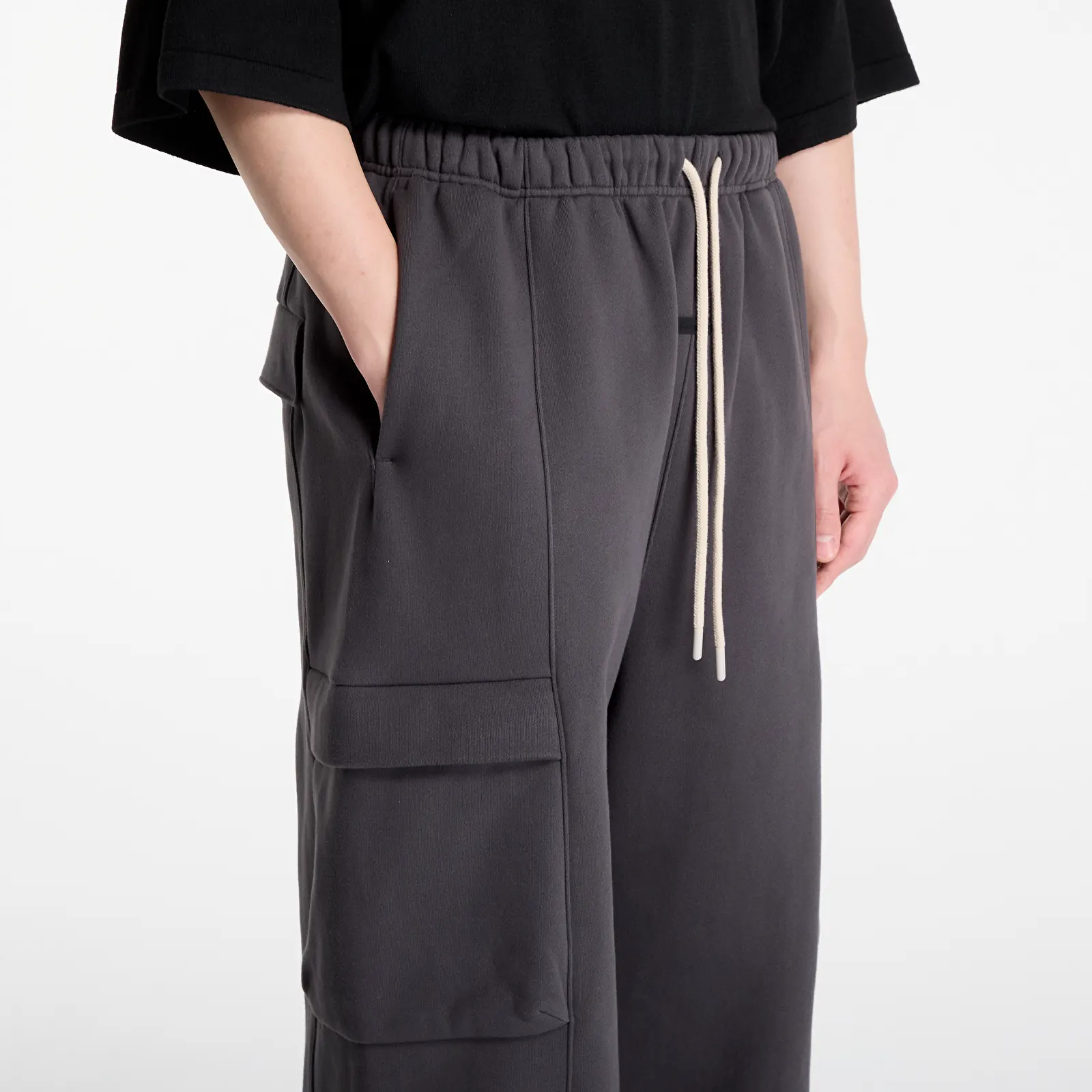 Jogger bikses Fear Of God Essentials Cargo Field Pant Iron Grey