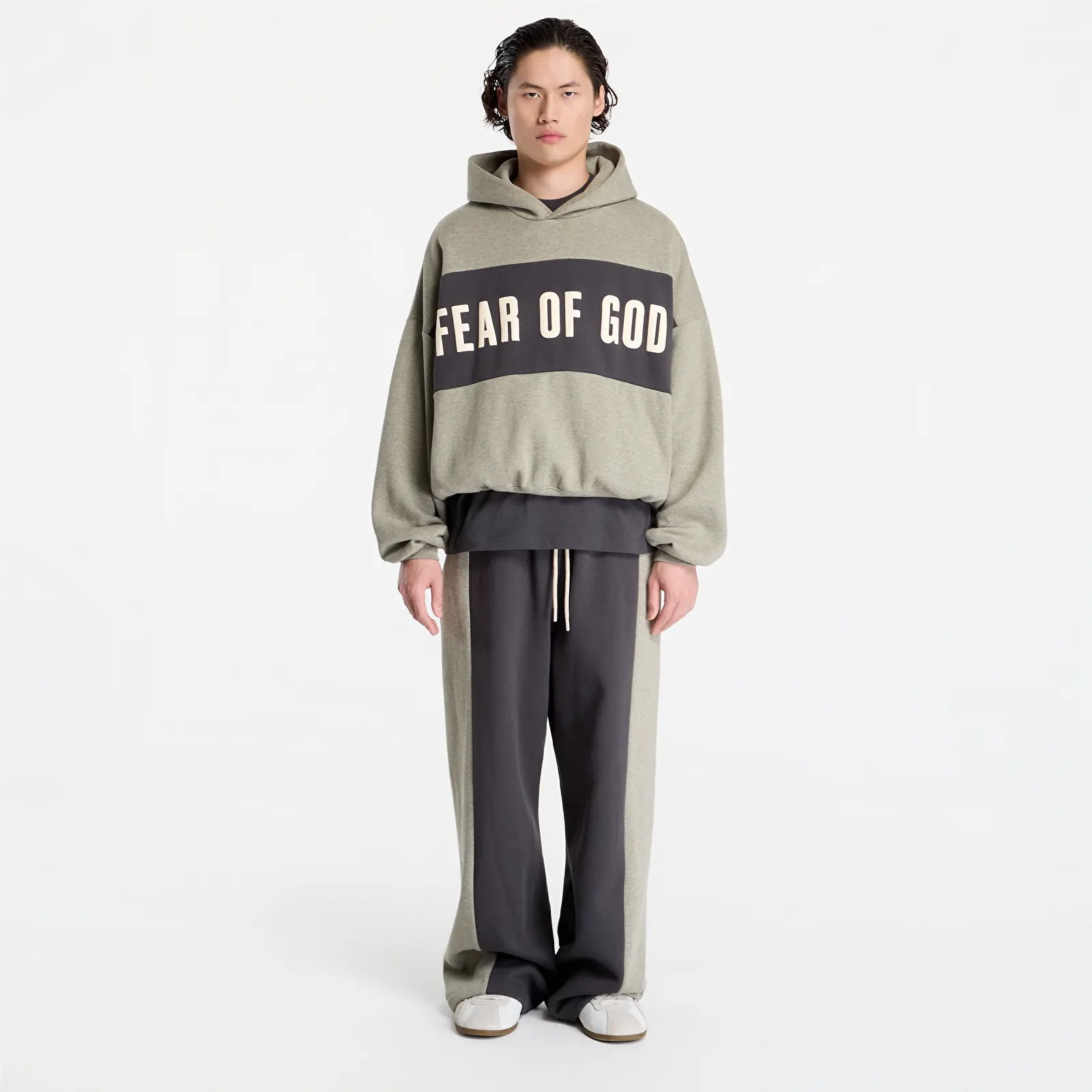 Kapuutsikud ja kampsunid Fear Of God Essentials Cropped Relaxed Panelled Hoodie Seal Heather/ Iron Grey