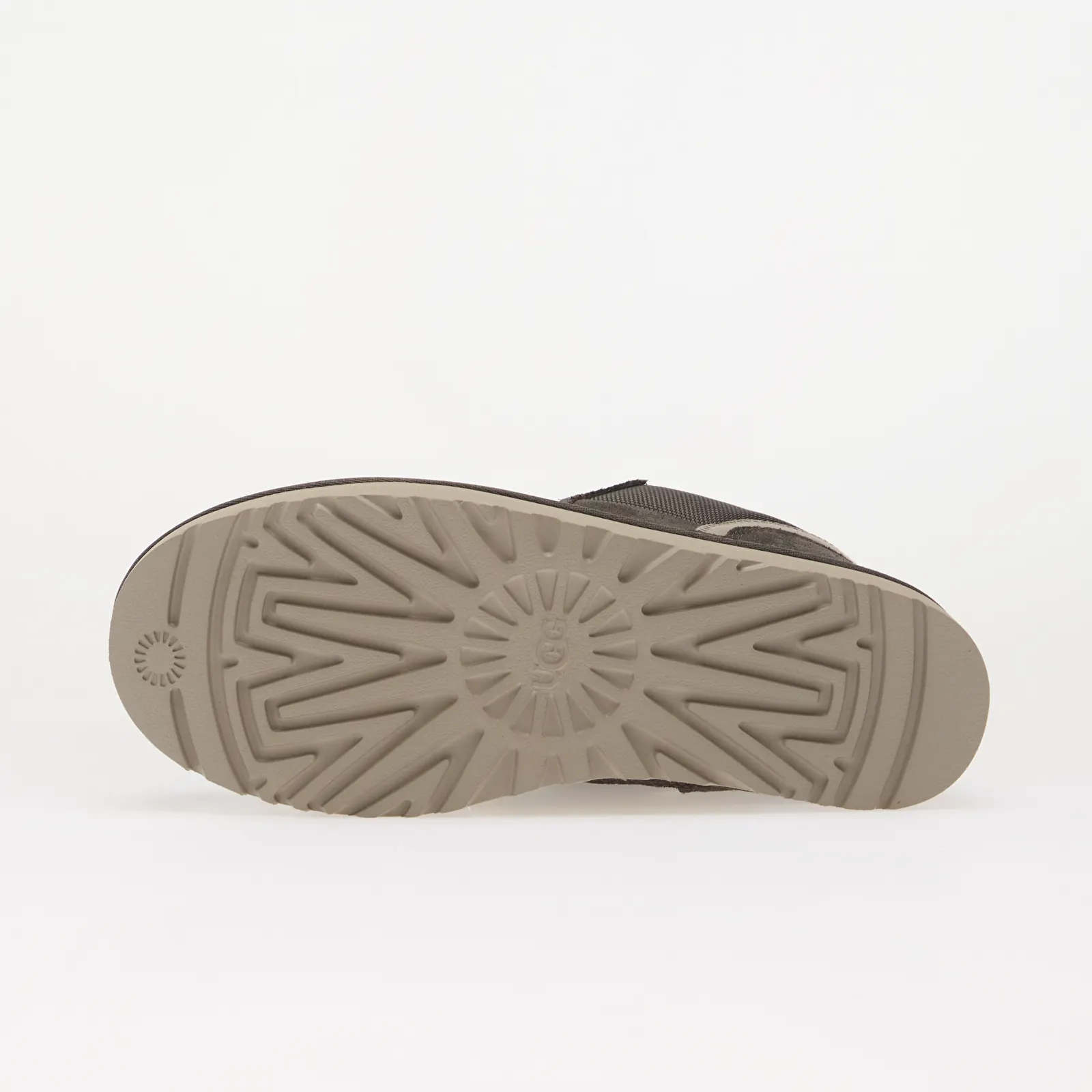 Skor för män UGG M Lowmel Charcoal Goat