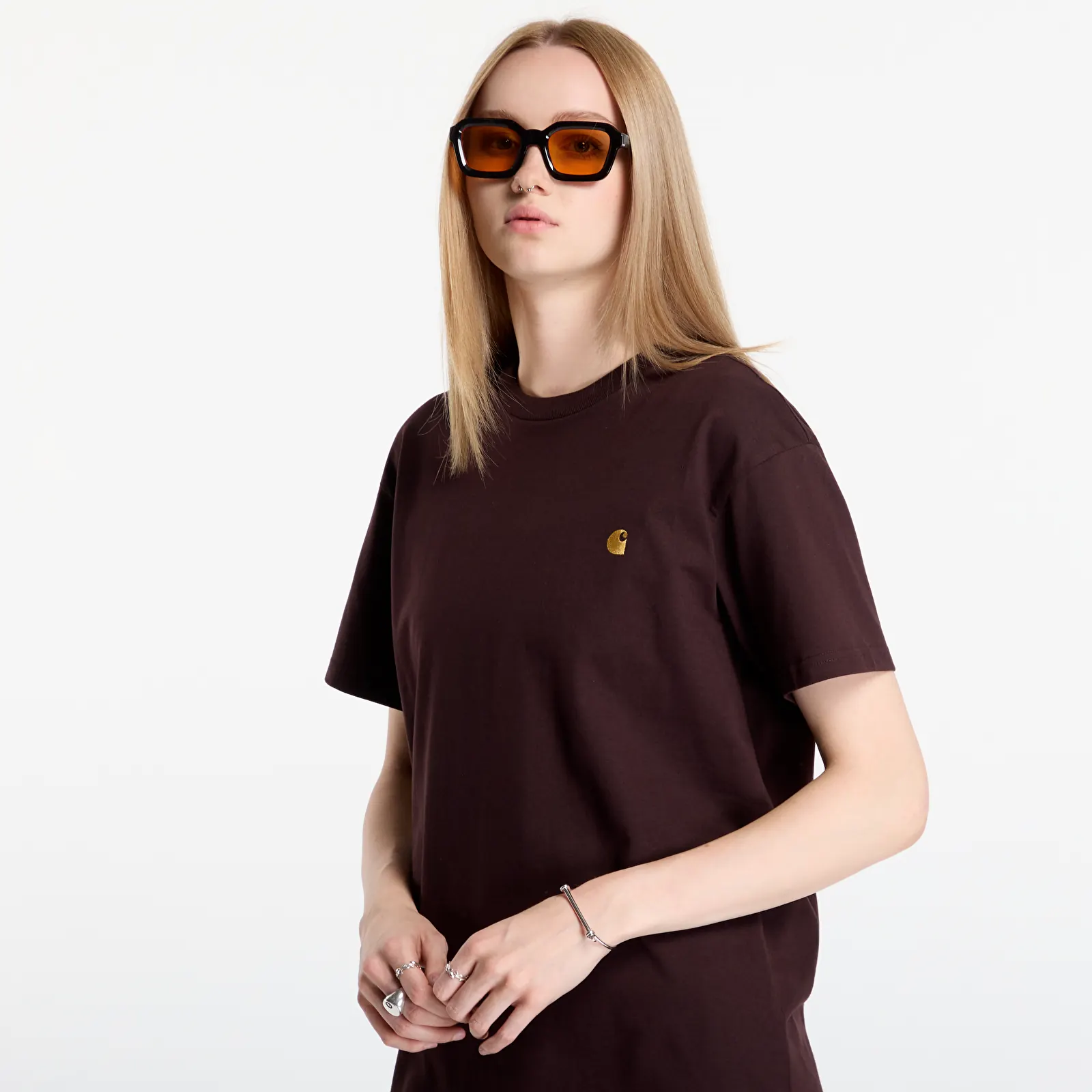 Pólók Carhartt WIP S/S Chase T-Shirt UNISEX Palisander/ Gold