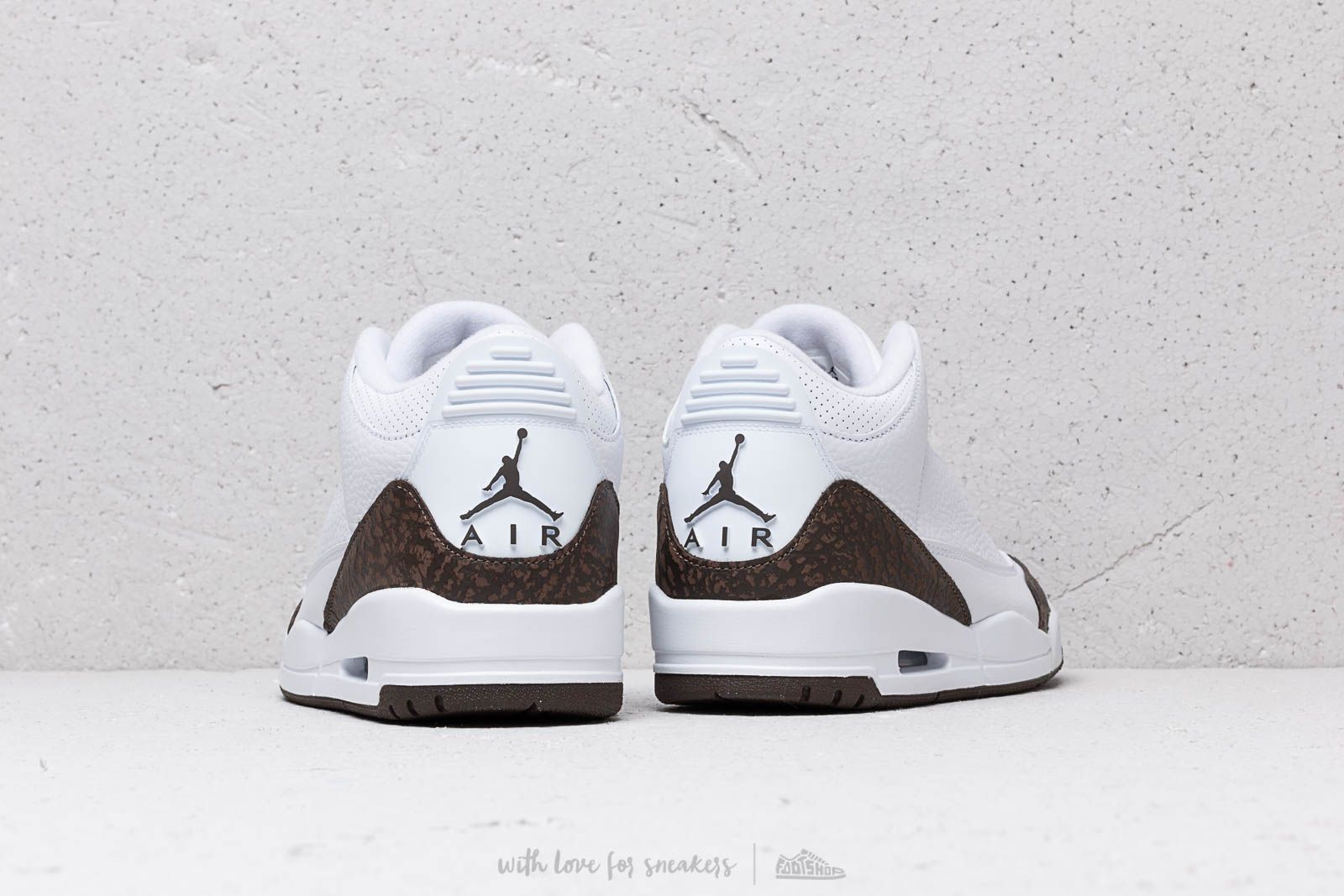 Zapatillas Hombre Air Jordan 3 Retro "Mocha" White/ Dark Mocha-Chrome