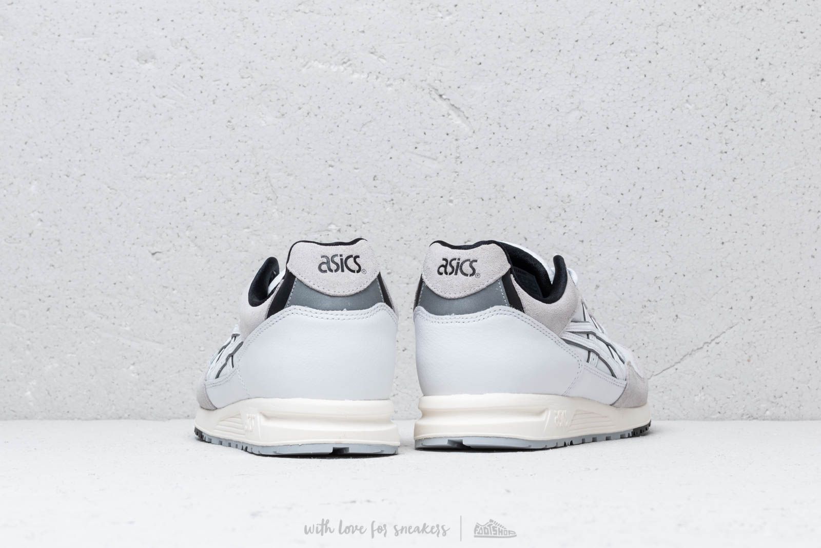 Asics gel discount saga white white