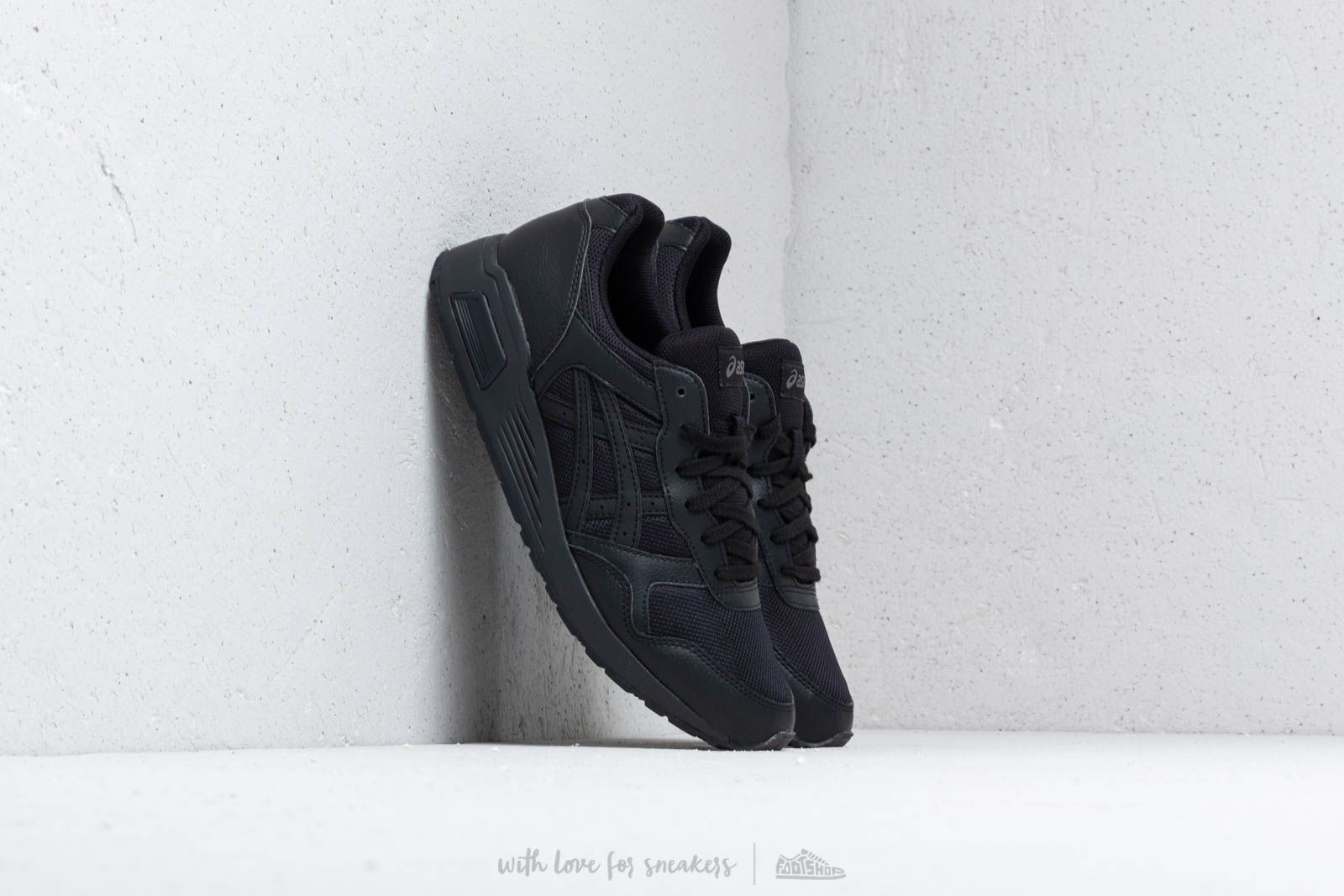 Asics hotsell lyte trainer