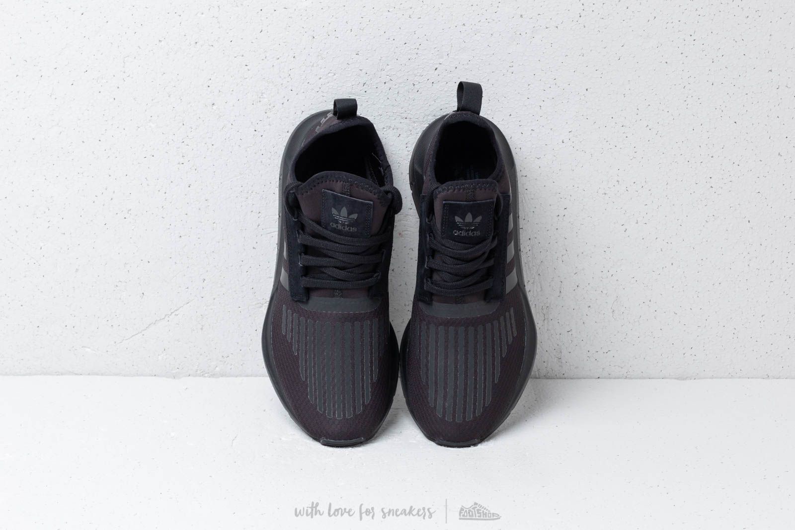 Herren Sneaker und Schuhe adidas Swift Run Barrier Core Black Core Black Core Black Footshop