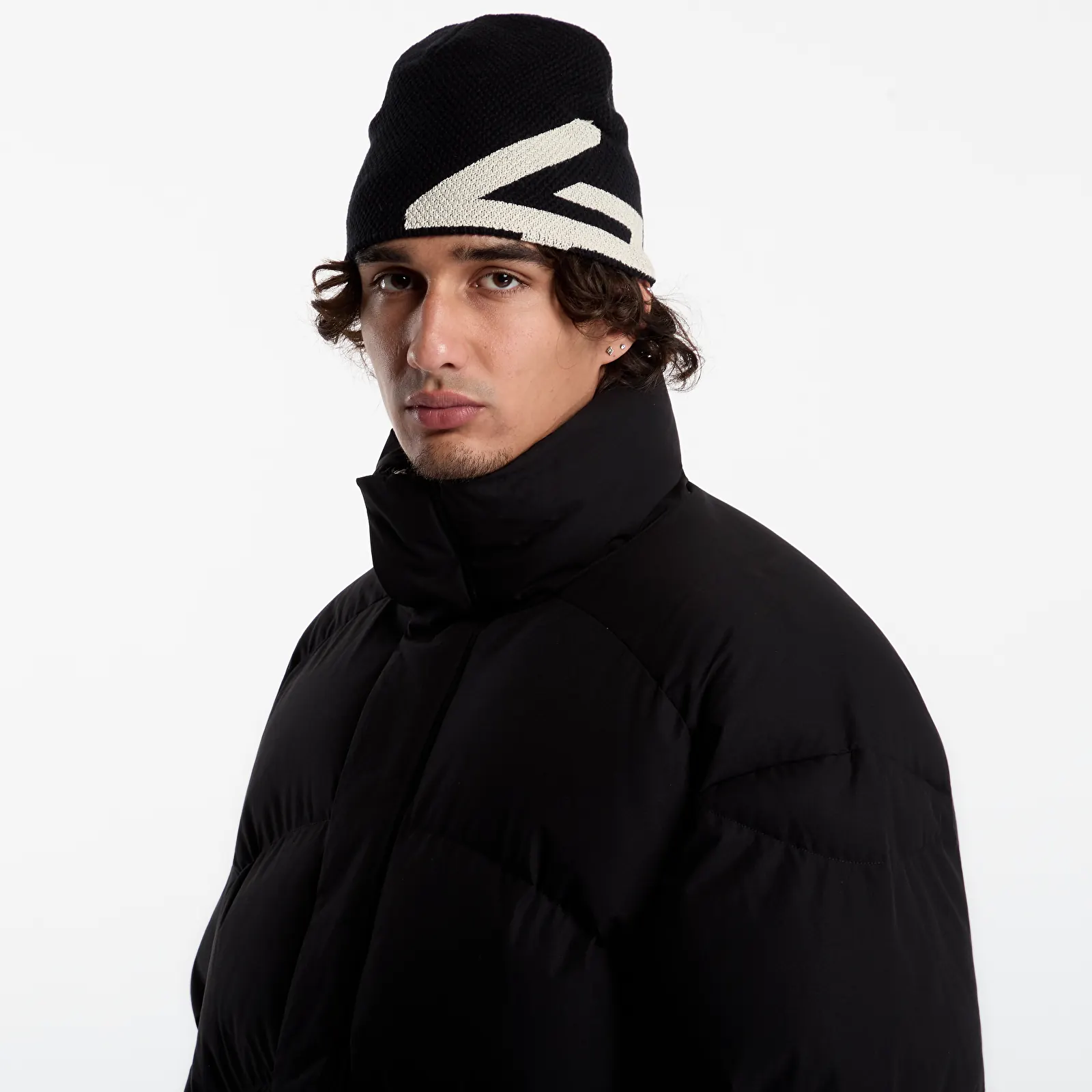 Kabátok Represent Riot Puffer UNISEX Black