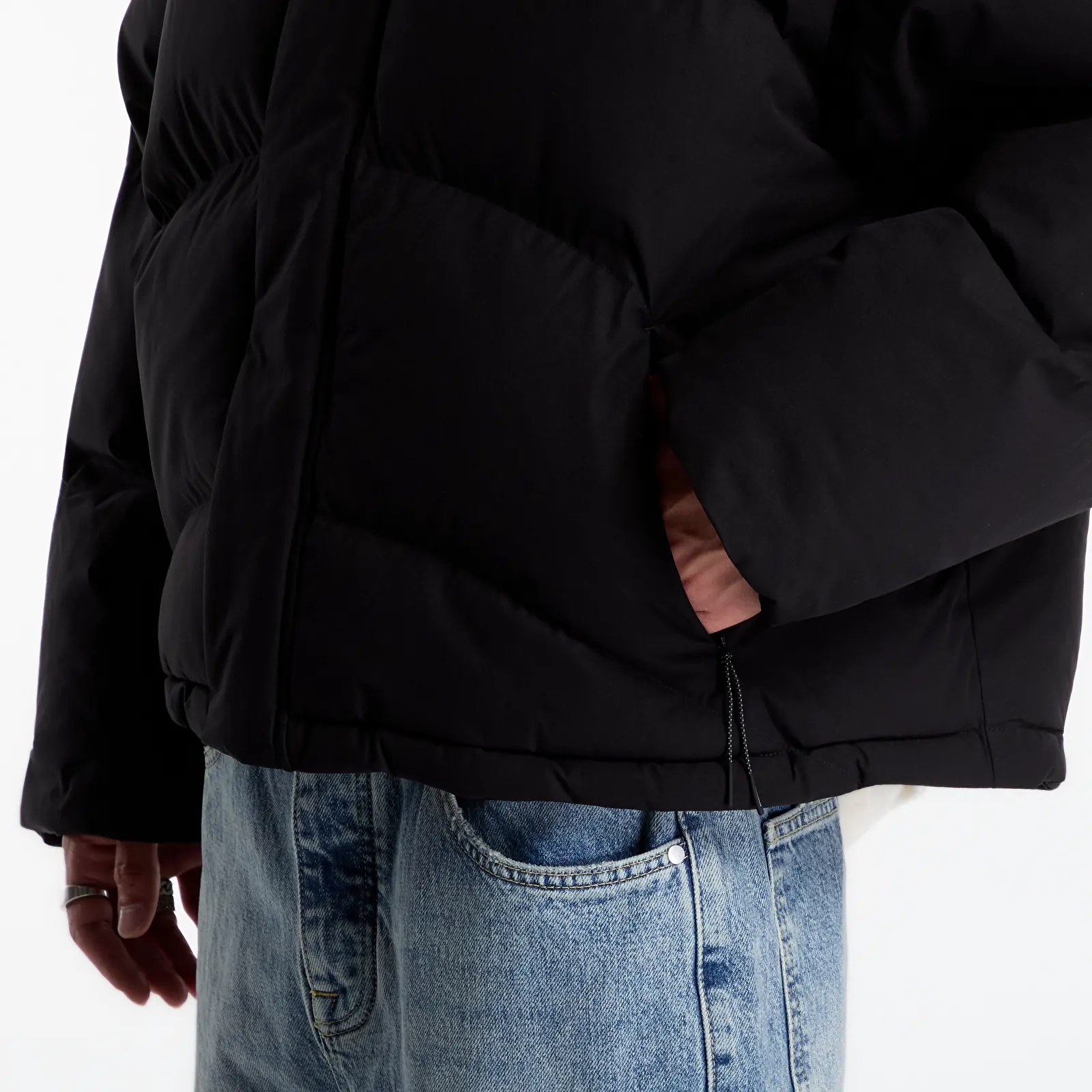 Kabátok Represent Riot Puffer UNISEX Black